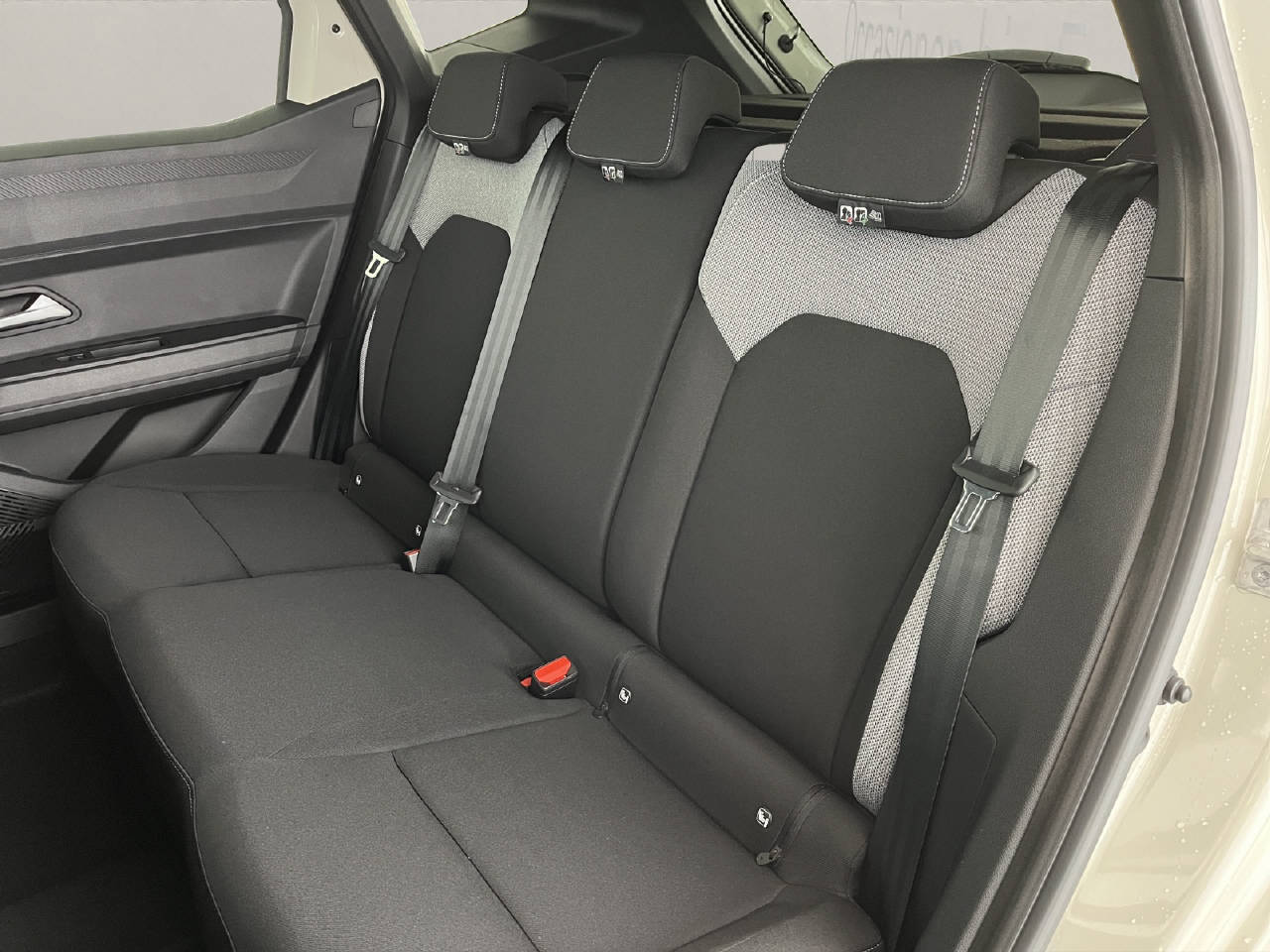 DACIA Duster 1.2 Hybrid Journey 4WD-image-16