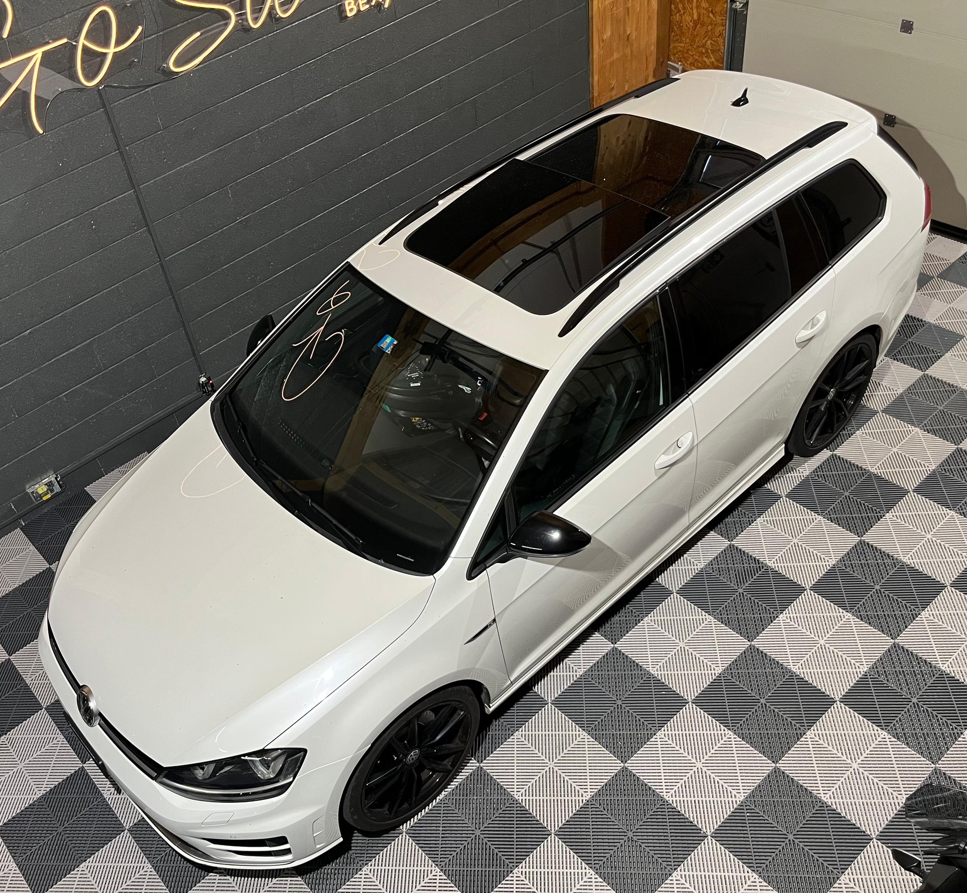VW Golf Variant 2.0 TSI R 4 Motion DSG-image-5