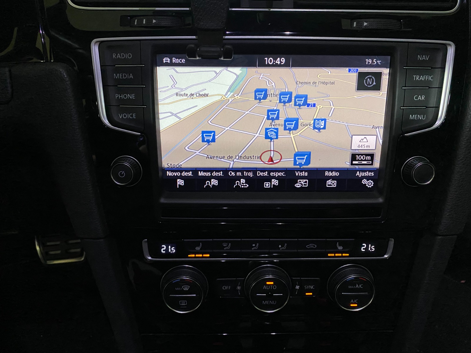 VW Golf Variant 2.0 TSI R 4 Motion DSG-image-14