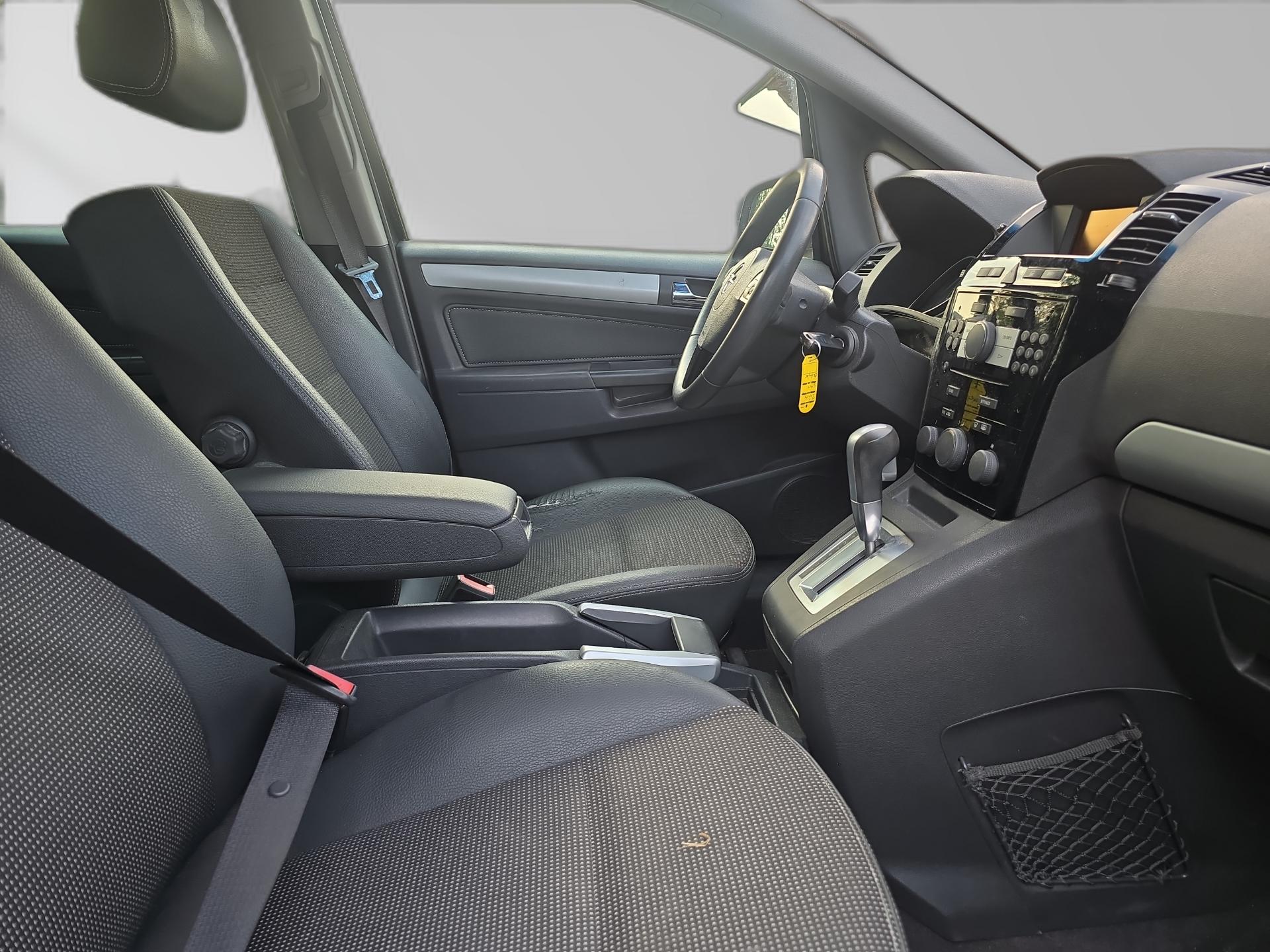 OPEL Zafira 2.2i 16V Anniversary Edition Automatic-image-7