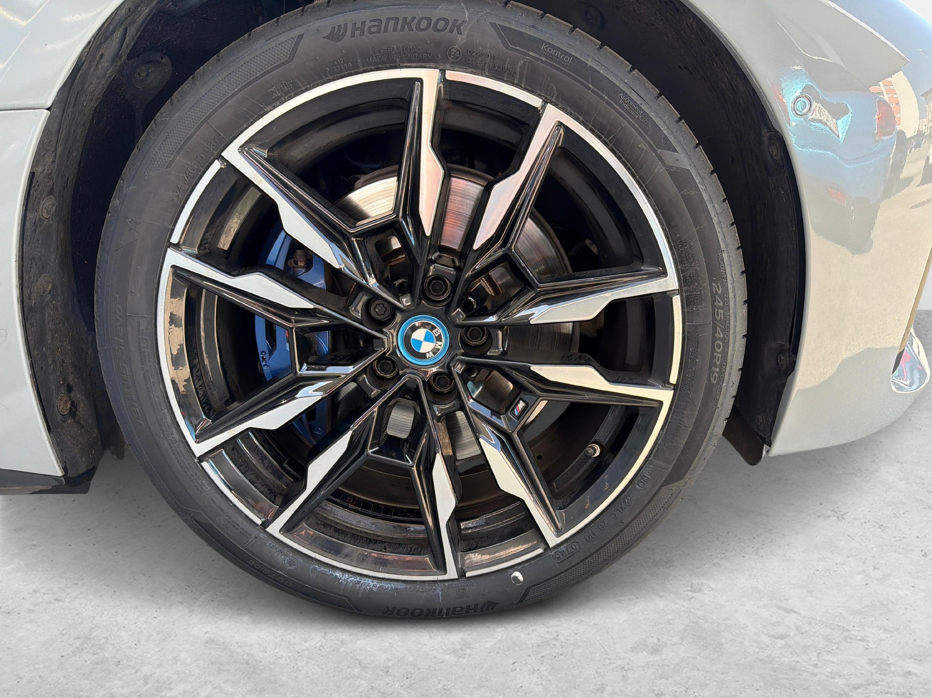 BMW i4 M50-image-10