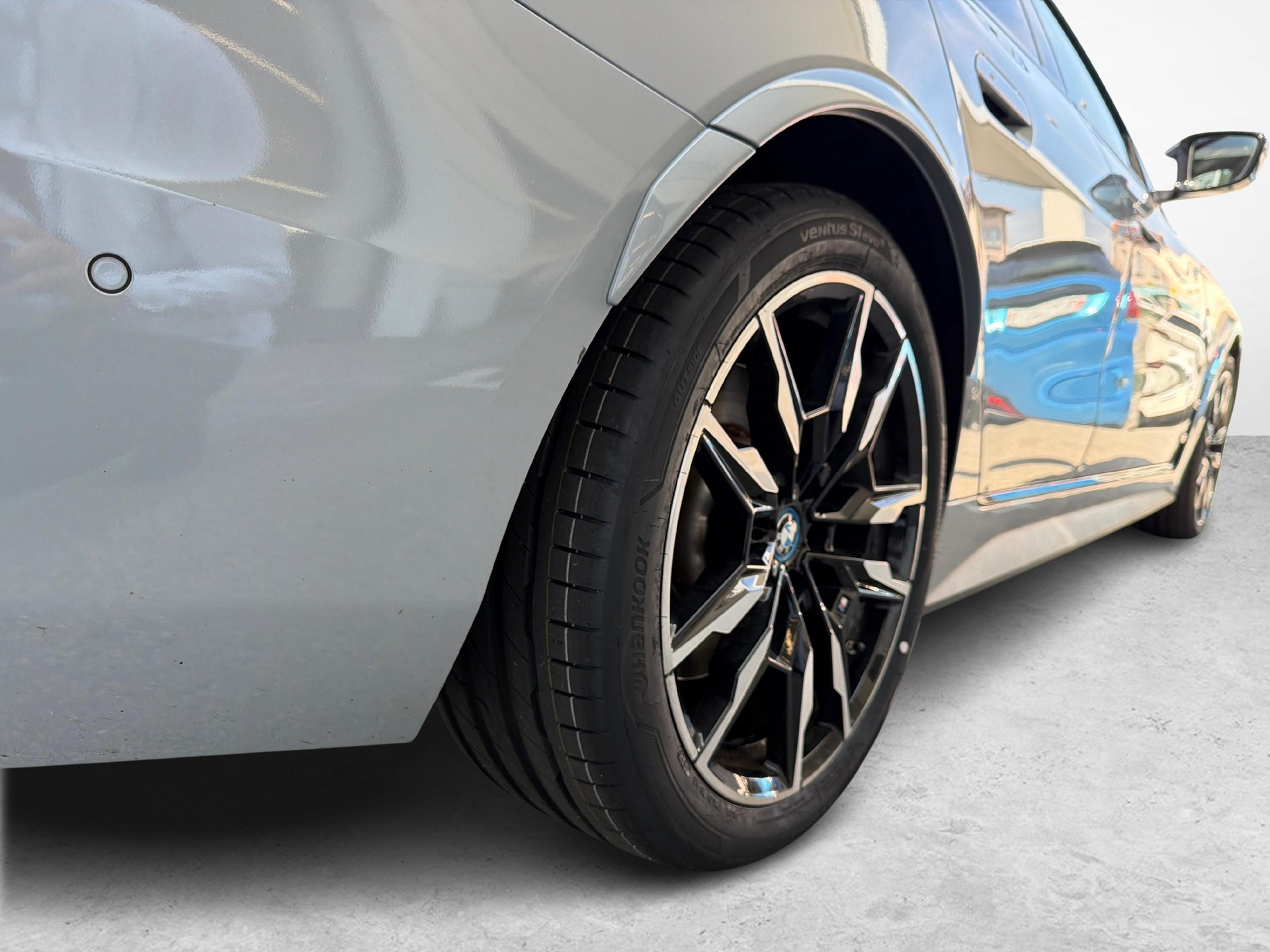 BMW i4 M50-image-11