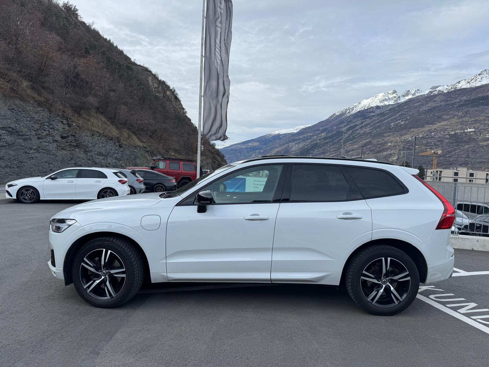 VOLVO 2.0 T8 TE R-Design eAWD-image-1