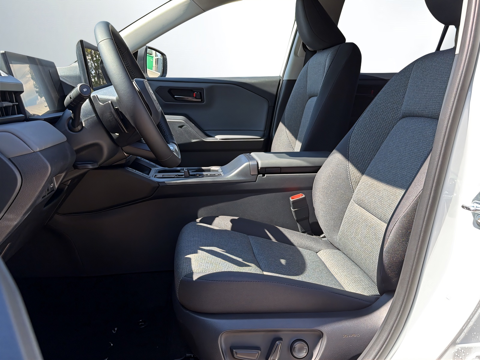 TOYOTA RAV-4 2.5 PHEV Trend e-CVT AWD-image-3