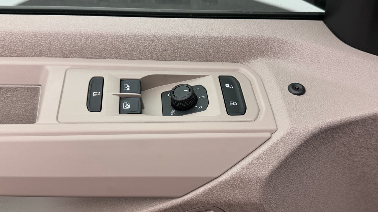 VW Multivan 1.5 eHybrid Life 4Motion DSG-image-8