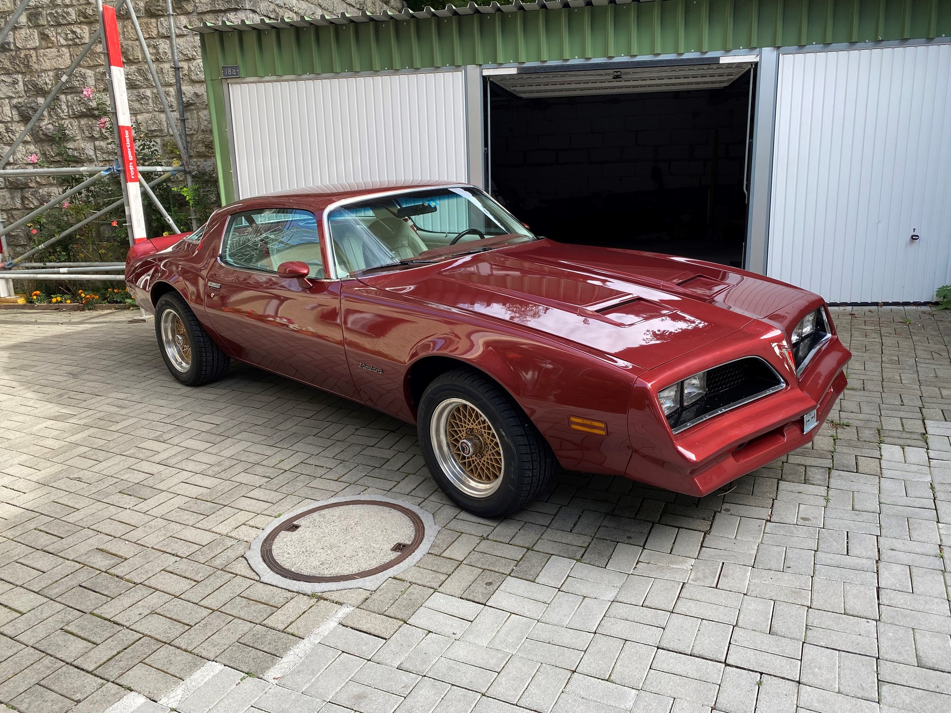PONTIAC FIREBIRD-image-0