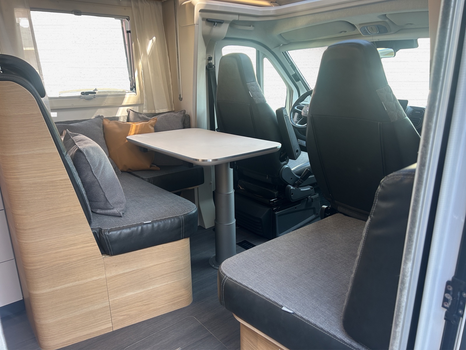 ADRIA Axess 650 SL-image-8