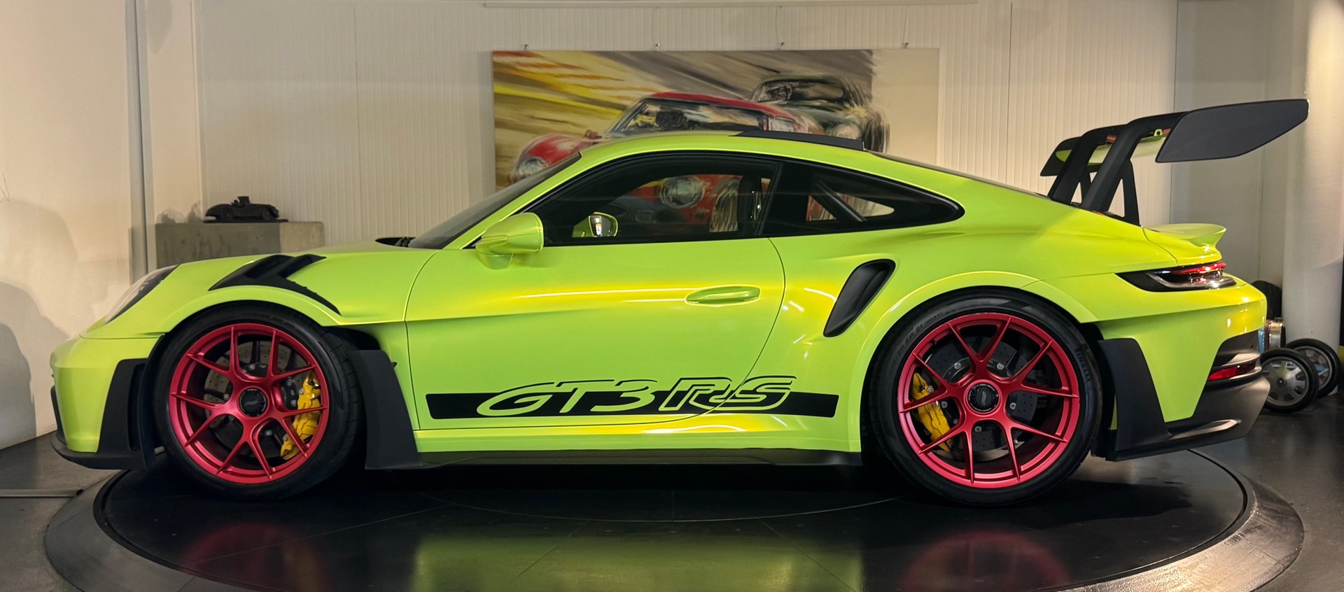 PORSCHE 911 GT3 RS-image-1