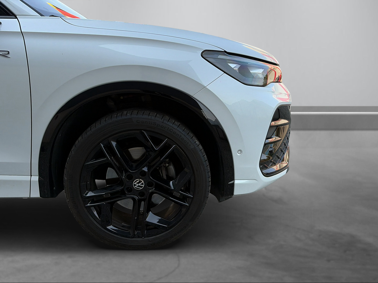 VW Tiguan 2.0 TDI SCR R-Line 4Motion DSG-image-13