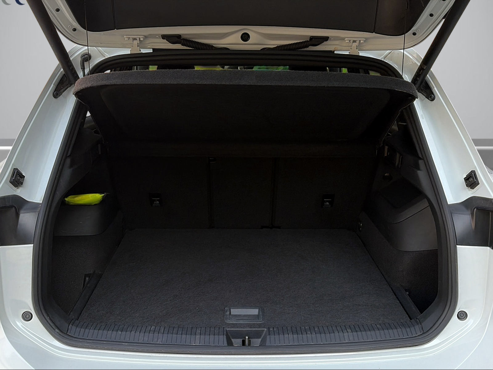 VW Tiguan 2.0 TDI SCR R-Line 4Motion DSG-image-5