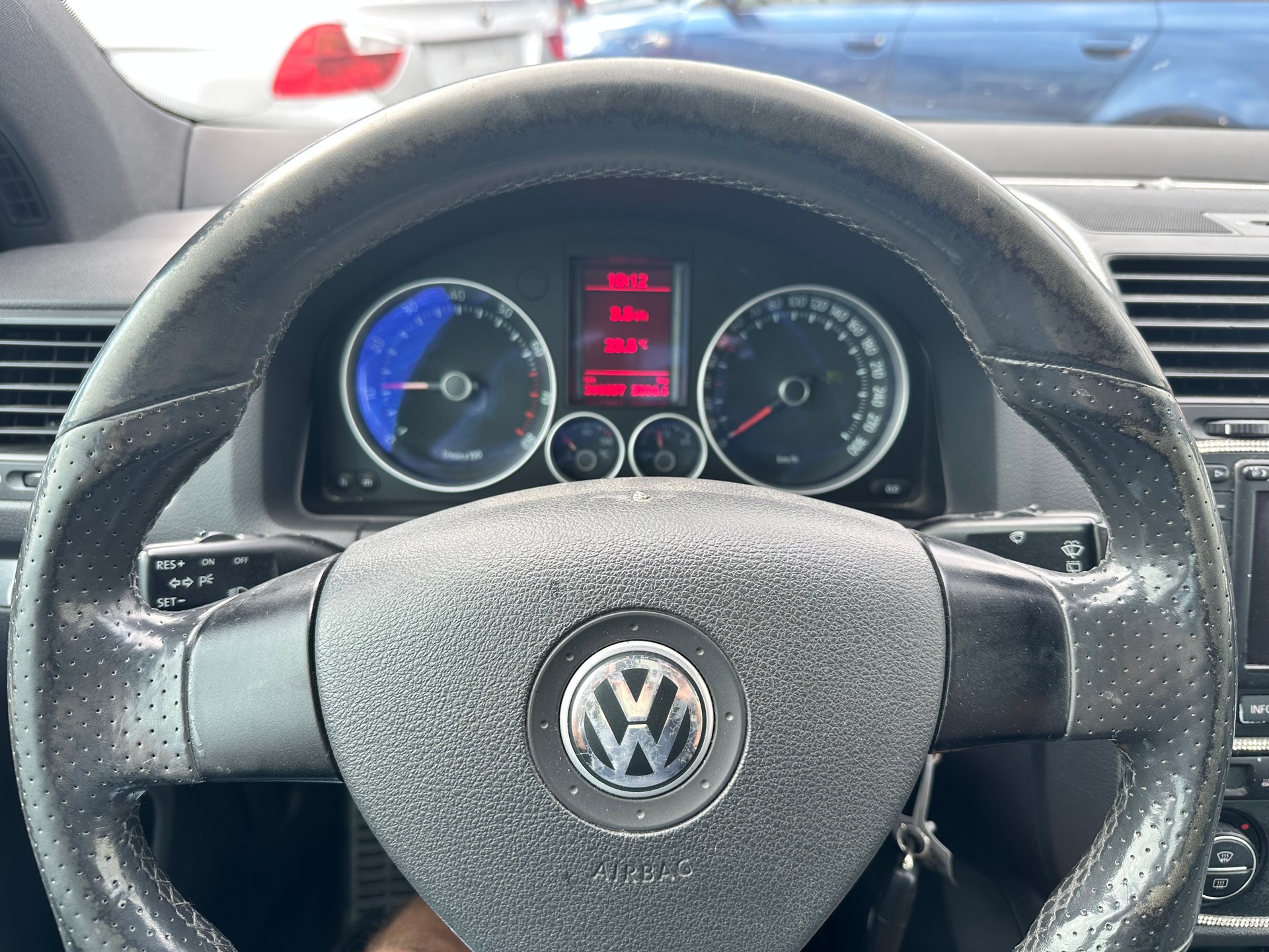 VW Golf 2.0 TFSI GTI-image-12