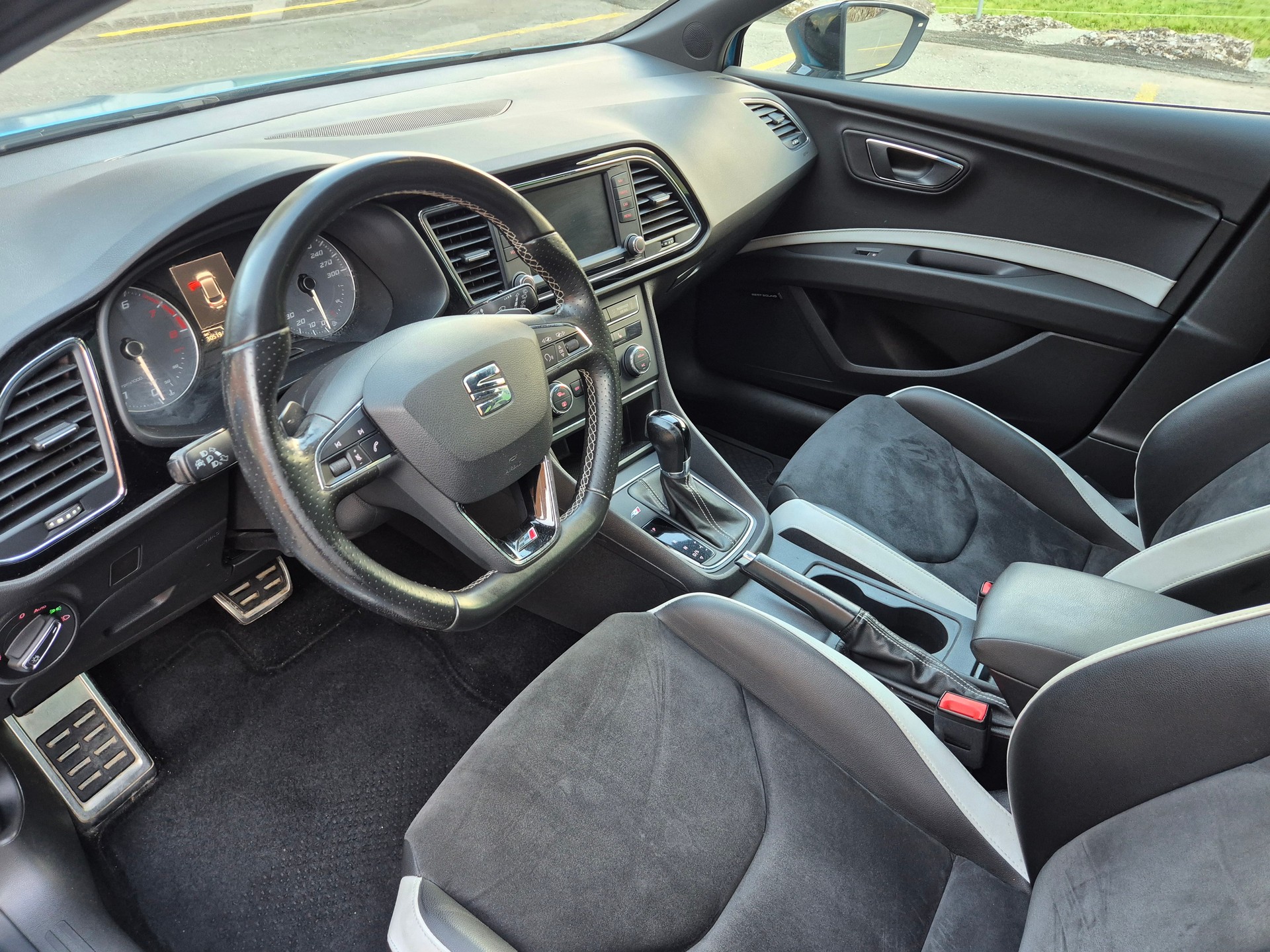 SEAT Leon ST 2.0 TSI Cupra 290 DSG-image-5
