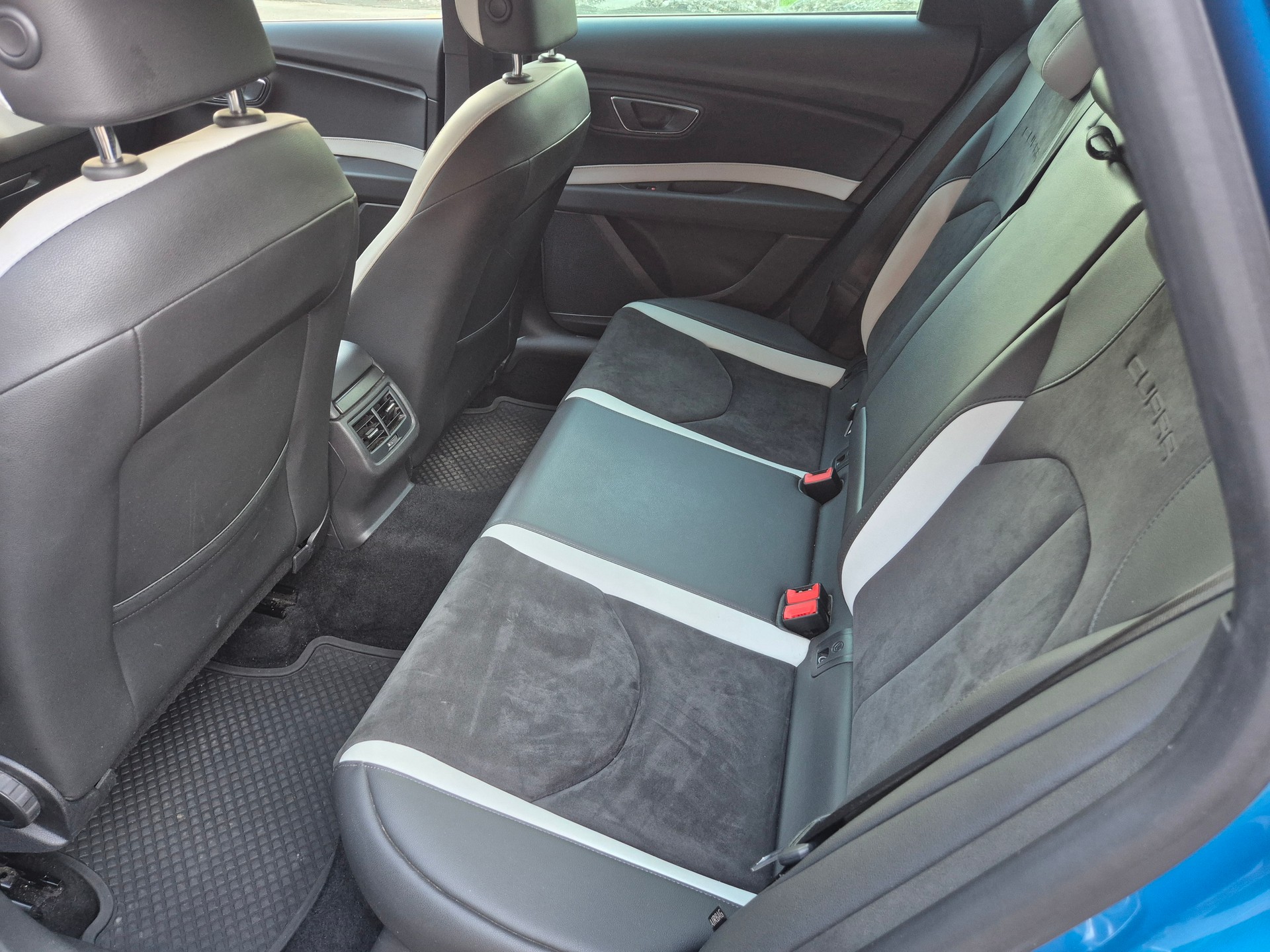 SEAT Leon ST 2.0 TSI Cupra 290 DSG-image-7