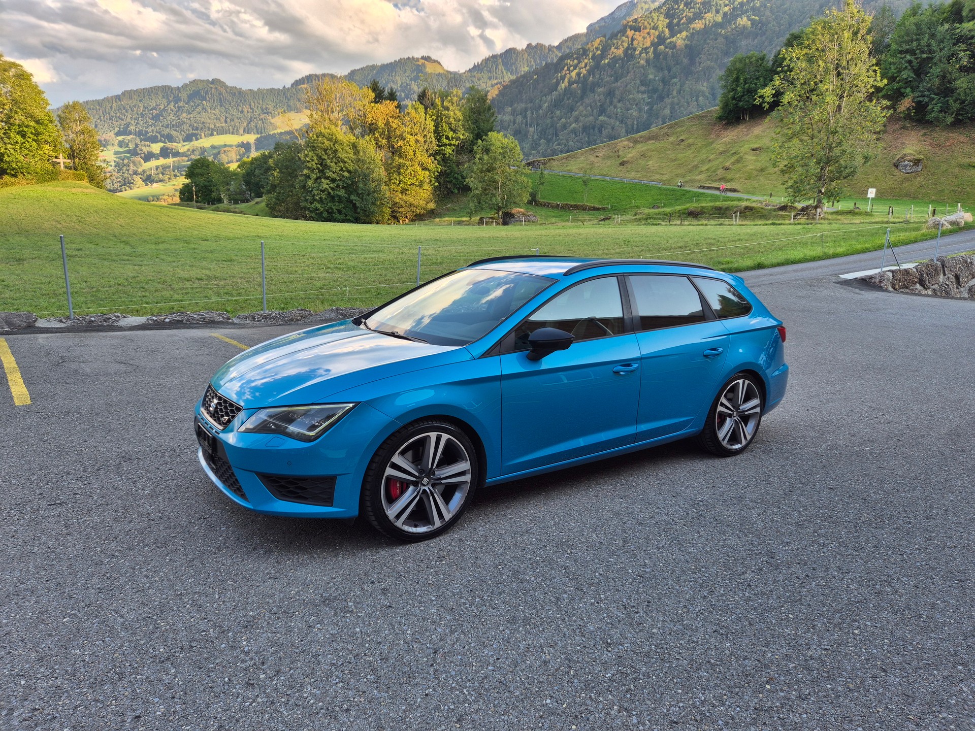 SEAT Leon ST 2.0 TSI Cupra 290 DSG-image-1