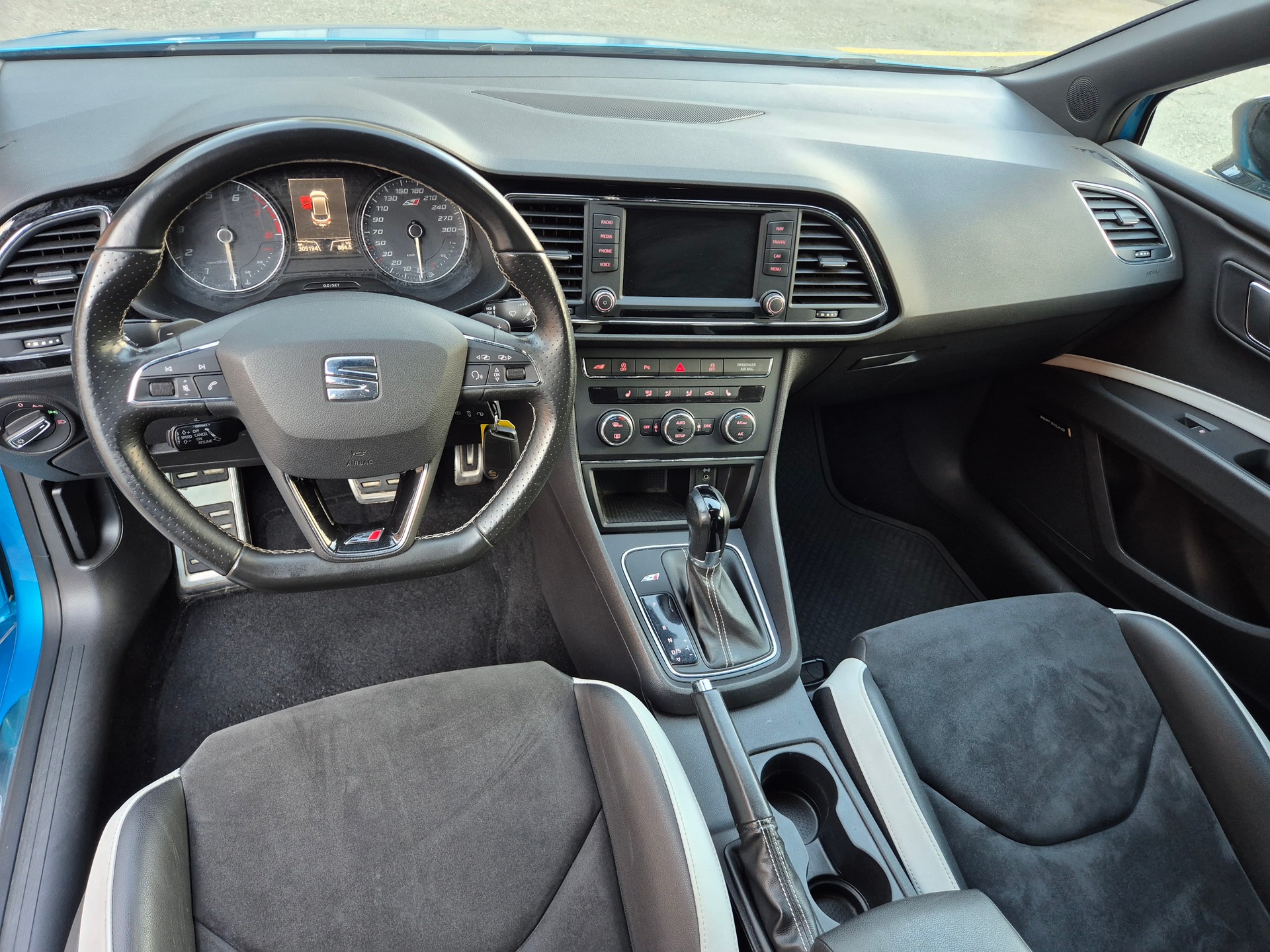 SEAT Leon ST 2.0 TSI Cupra 290 DSG-image-6