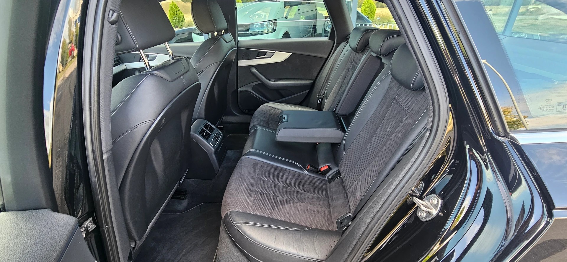 AUDI A4 Avant 2.0 TDI quattro S-tronic-image-12