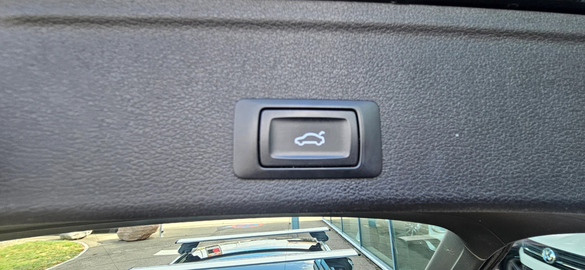 AUDI A4 Avant 2.0 TDI quattro S-tronic-image-13