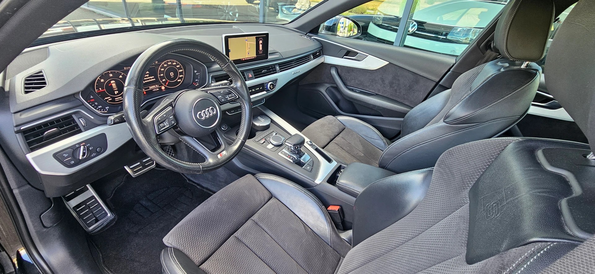 AUDI A4 Avant 2.0 TDI quattro S-tronic-image-7