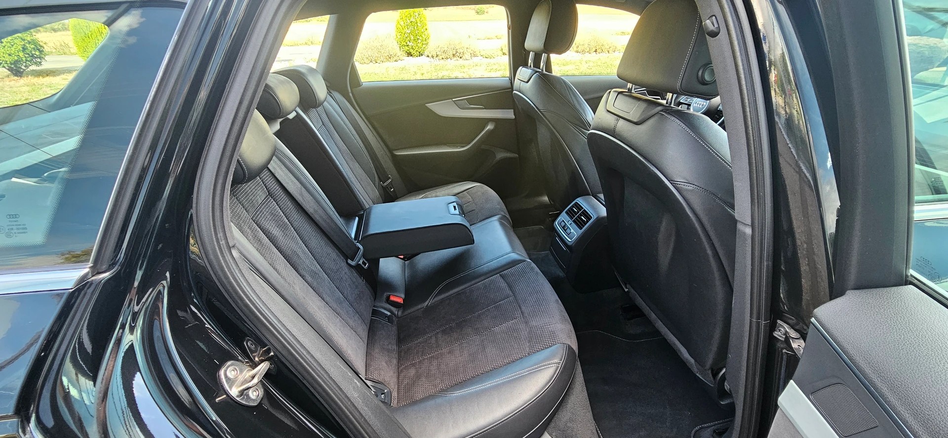 AUDI A4 Avant 2.0 TDI quattro S-tronic-image-11