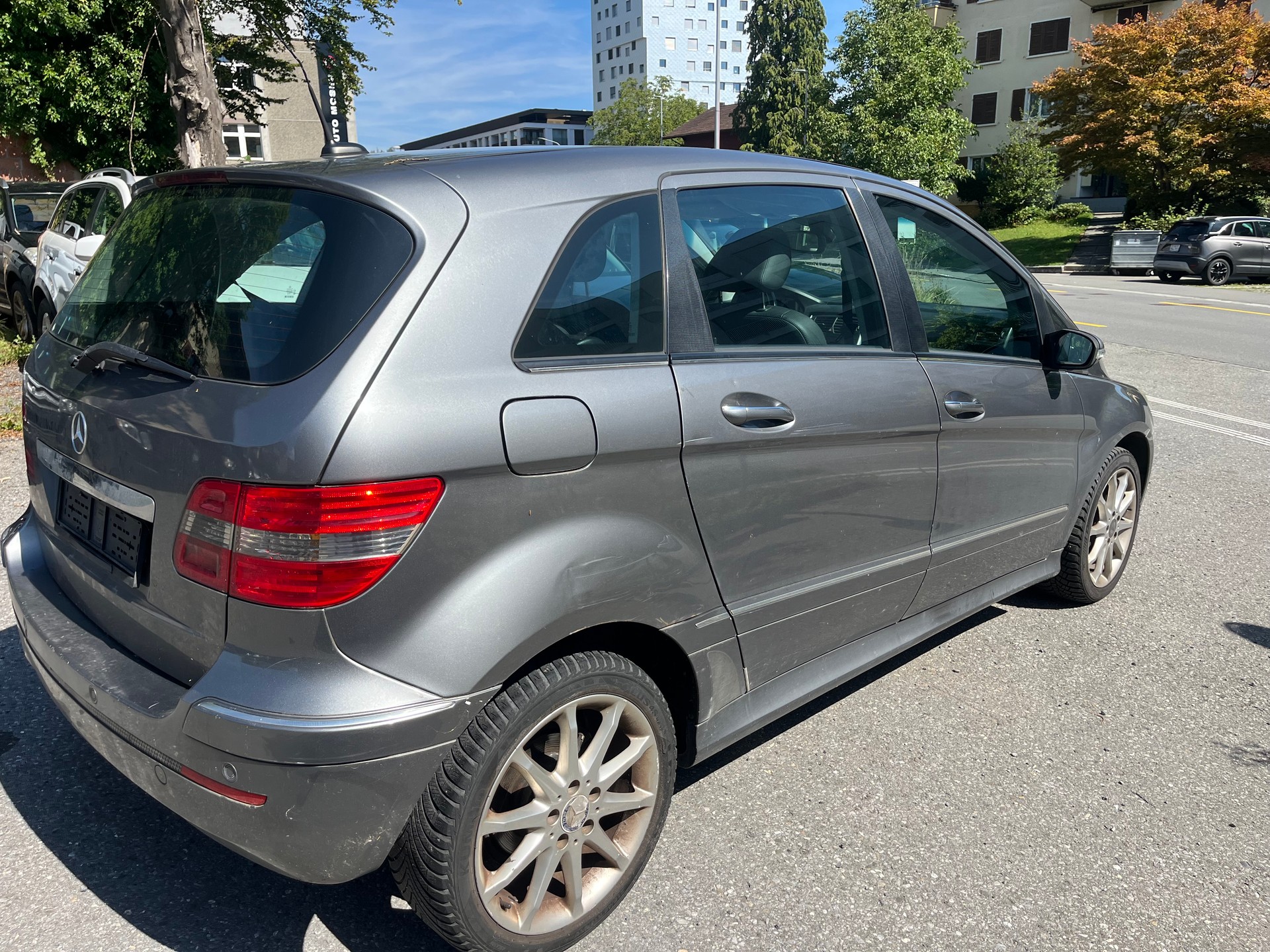 MERCEDES-BENZ B 200 T Sailing Edition-image-4