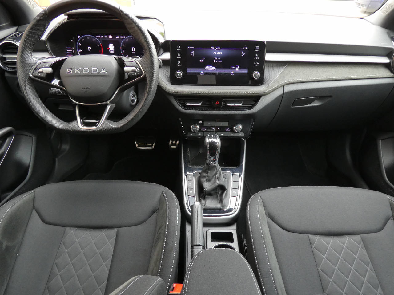 SKODA Fabia 1.0 TSI Dynamic DSG-image-12