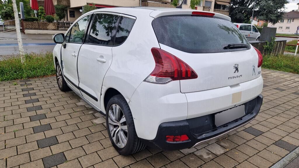 PEUGEOT 3008 1.6 16V T Allure Tiptronic-image-5
