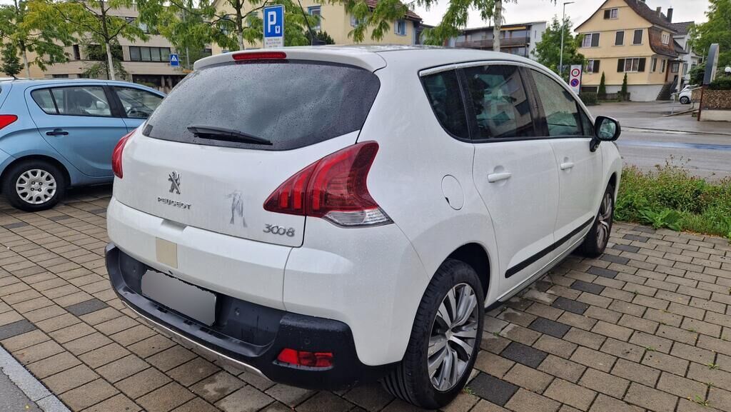 PEUGEOT 3008 1.6 16V T Allure Tiptronic-image-3