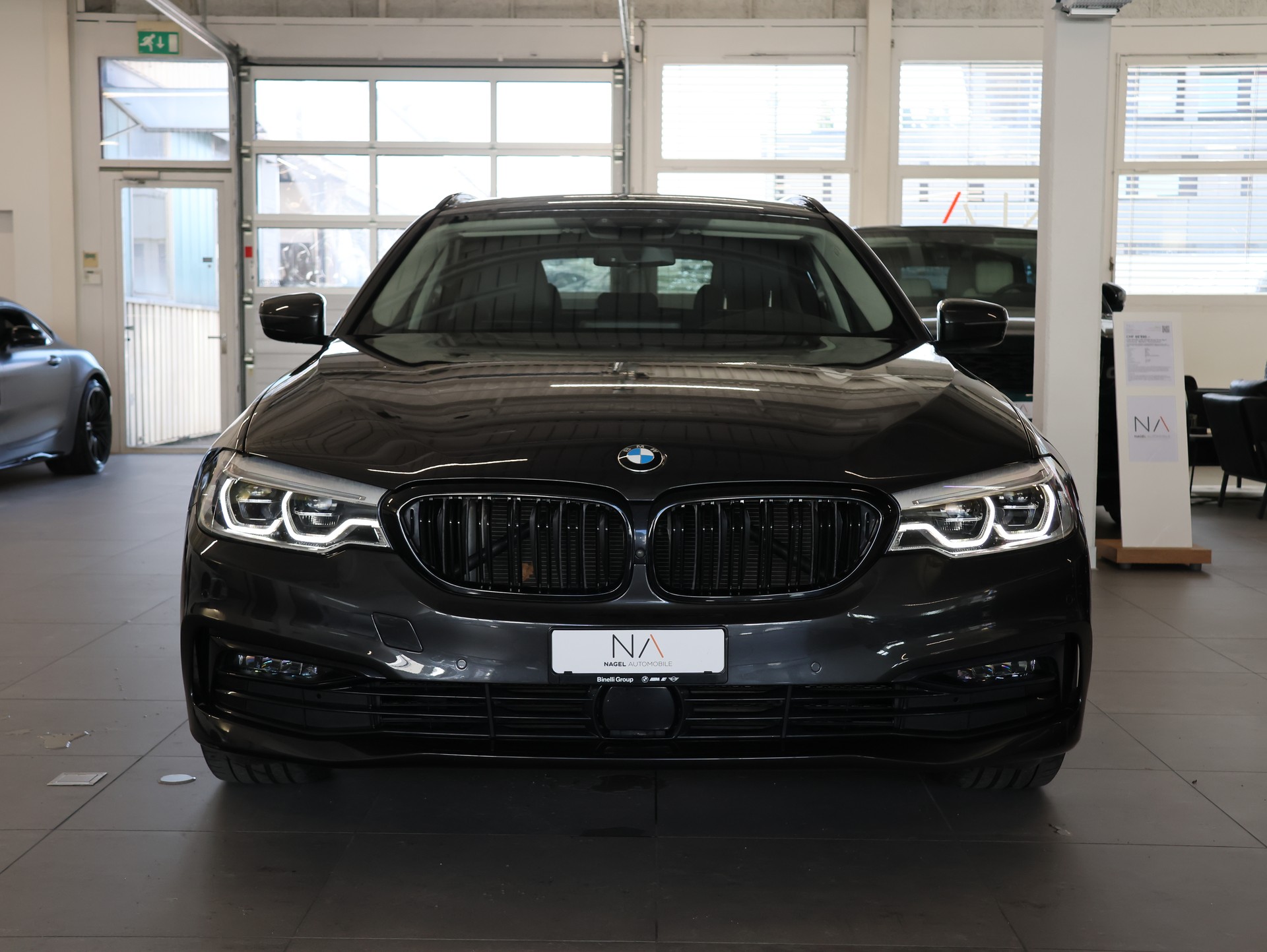 BMW 520d xDrive Touring Sport Line Steptronic-showroom-element-2