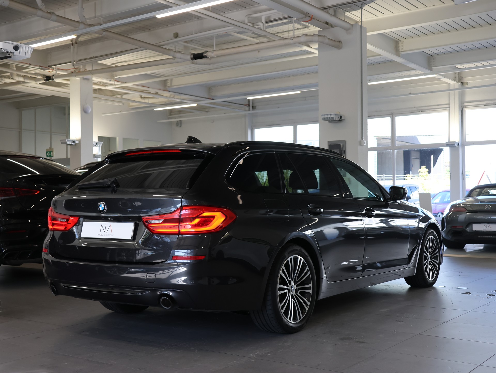 BMW 520d xDrive Touring Sport Line Steptronic-image-7