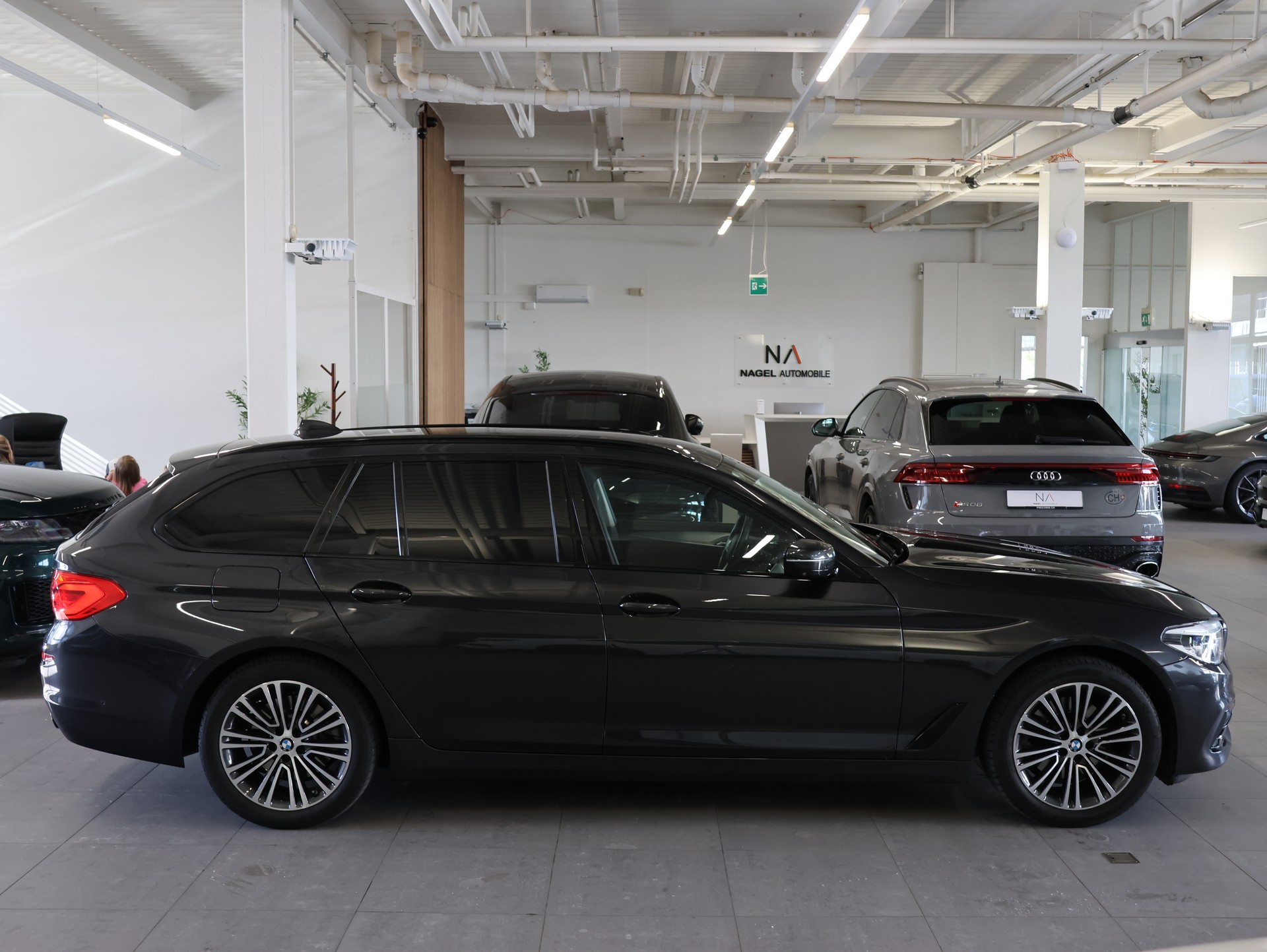 BMW 520d xDrive Touring Sport Line Steptronic-image-9
