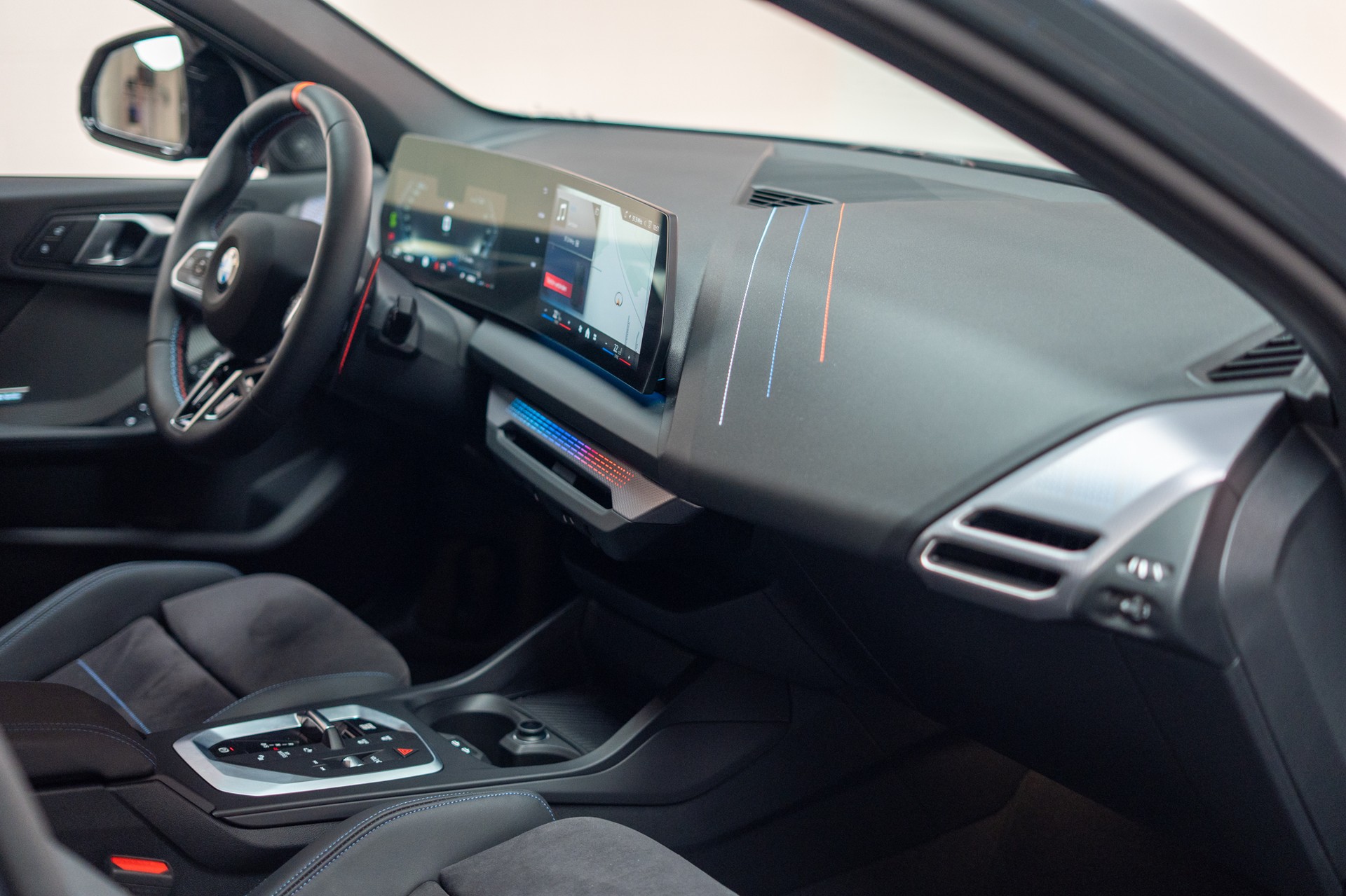 BMW M135i xDrive / Rückfahrkamera / Harman-Kardon-image-15
