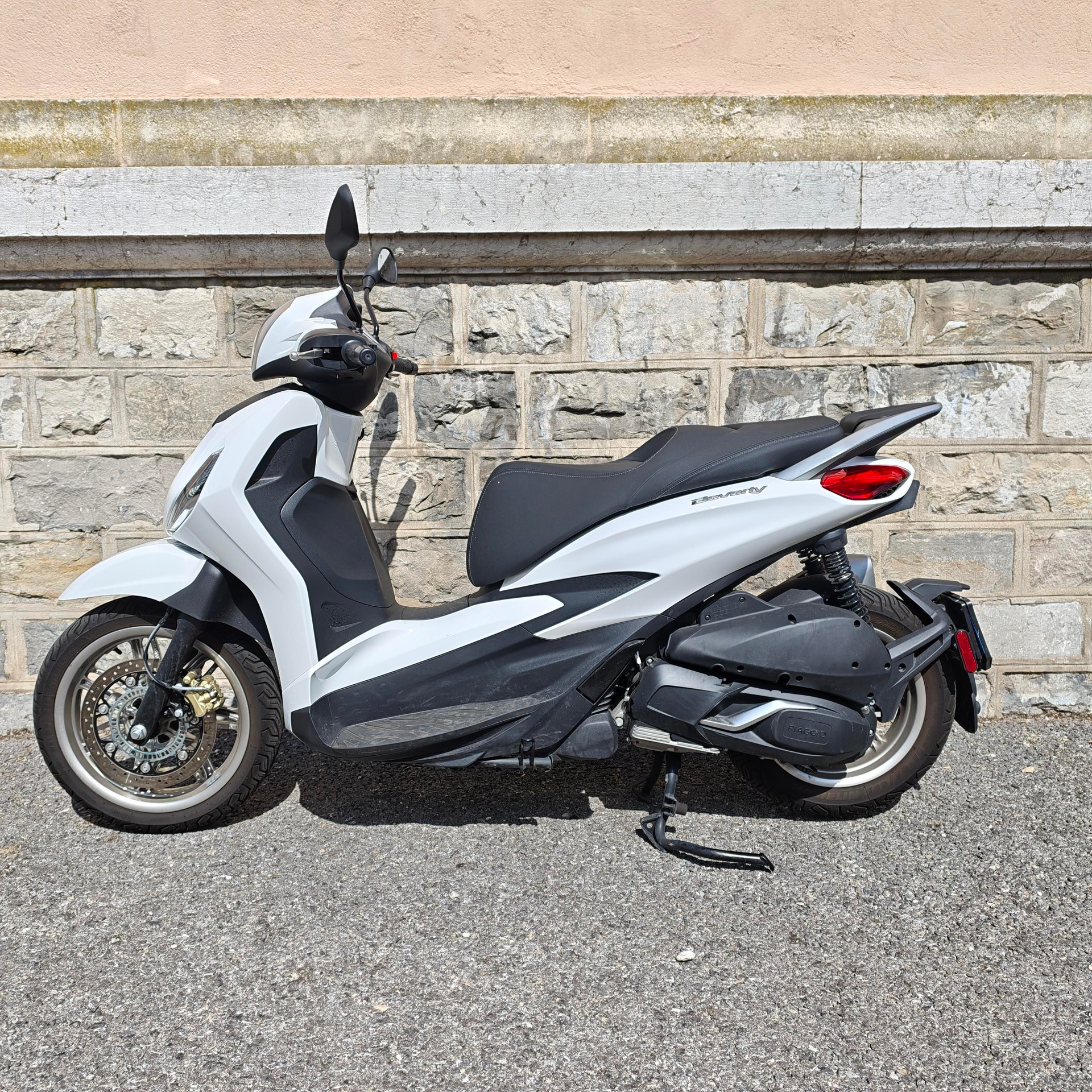 PIAGGIO Beverly 310 hpe E5+-showroom-element-3