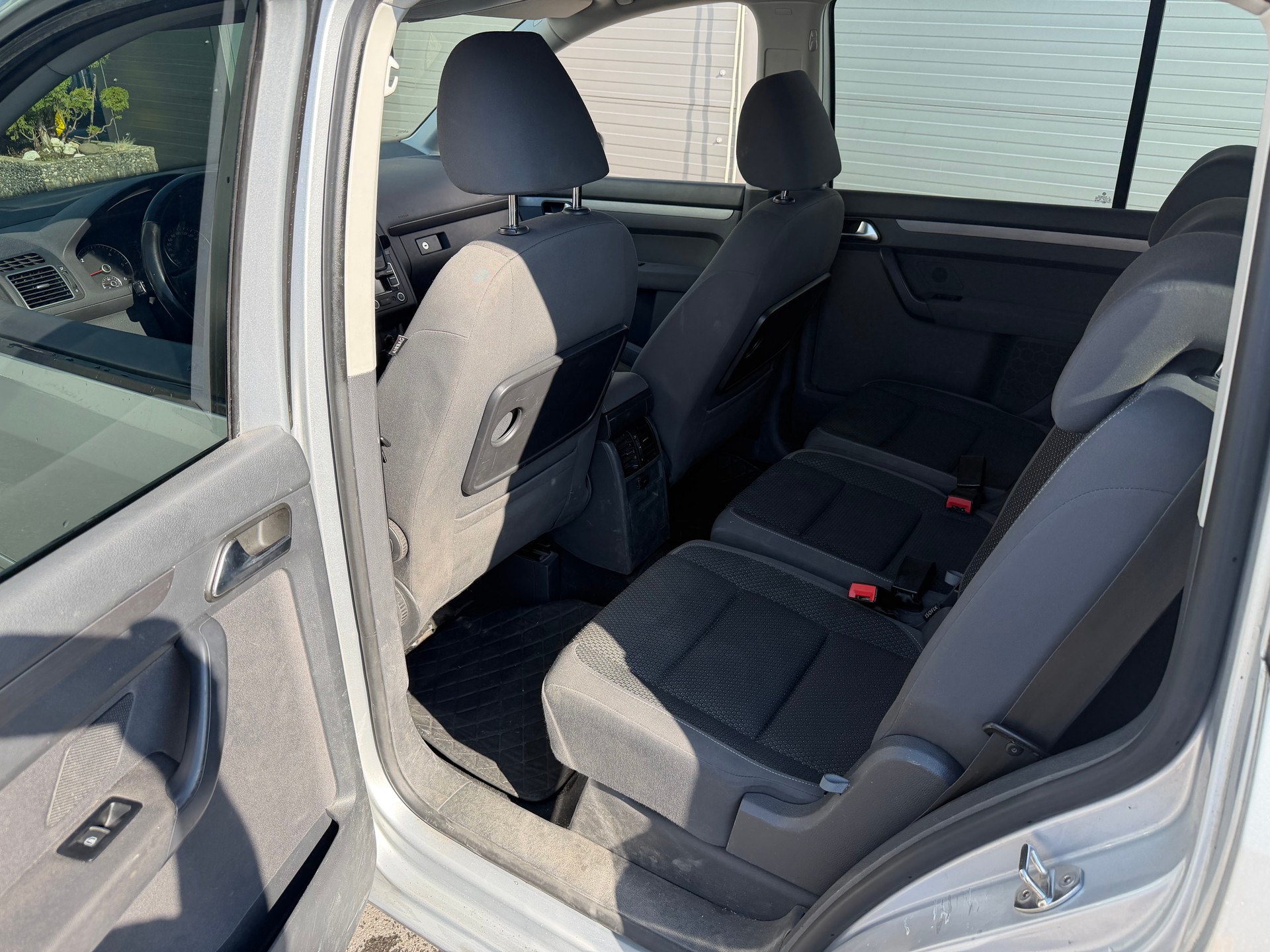 VW Touran 1.6 TDI Trendline DSG-image-6