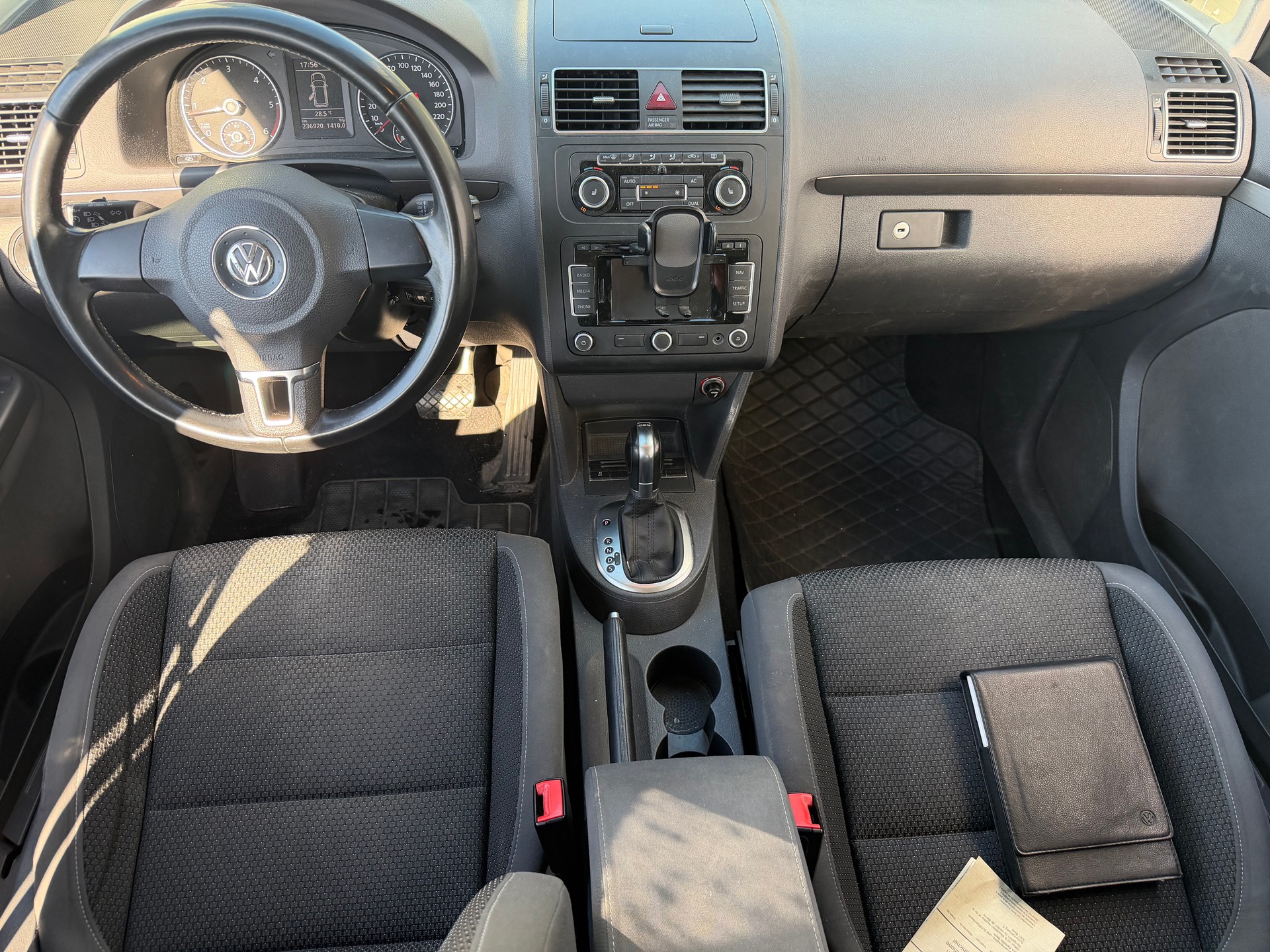 VW Touran 1.6 TDI Trendline DSG-image-7
