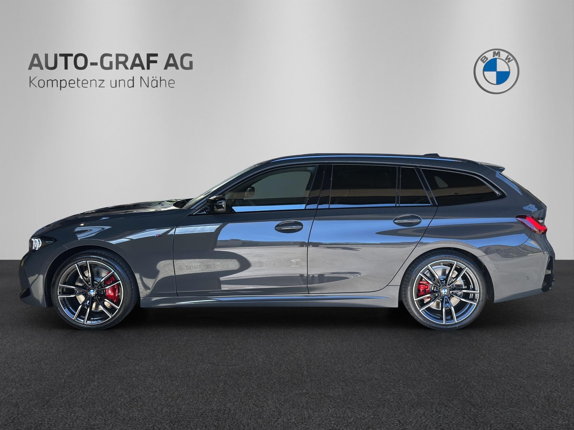BMW 3er Reihe G21 Touring M340i xDrive 'Black Package'-showroom-element-1