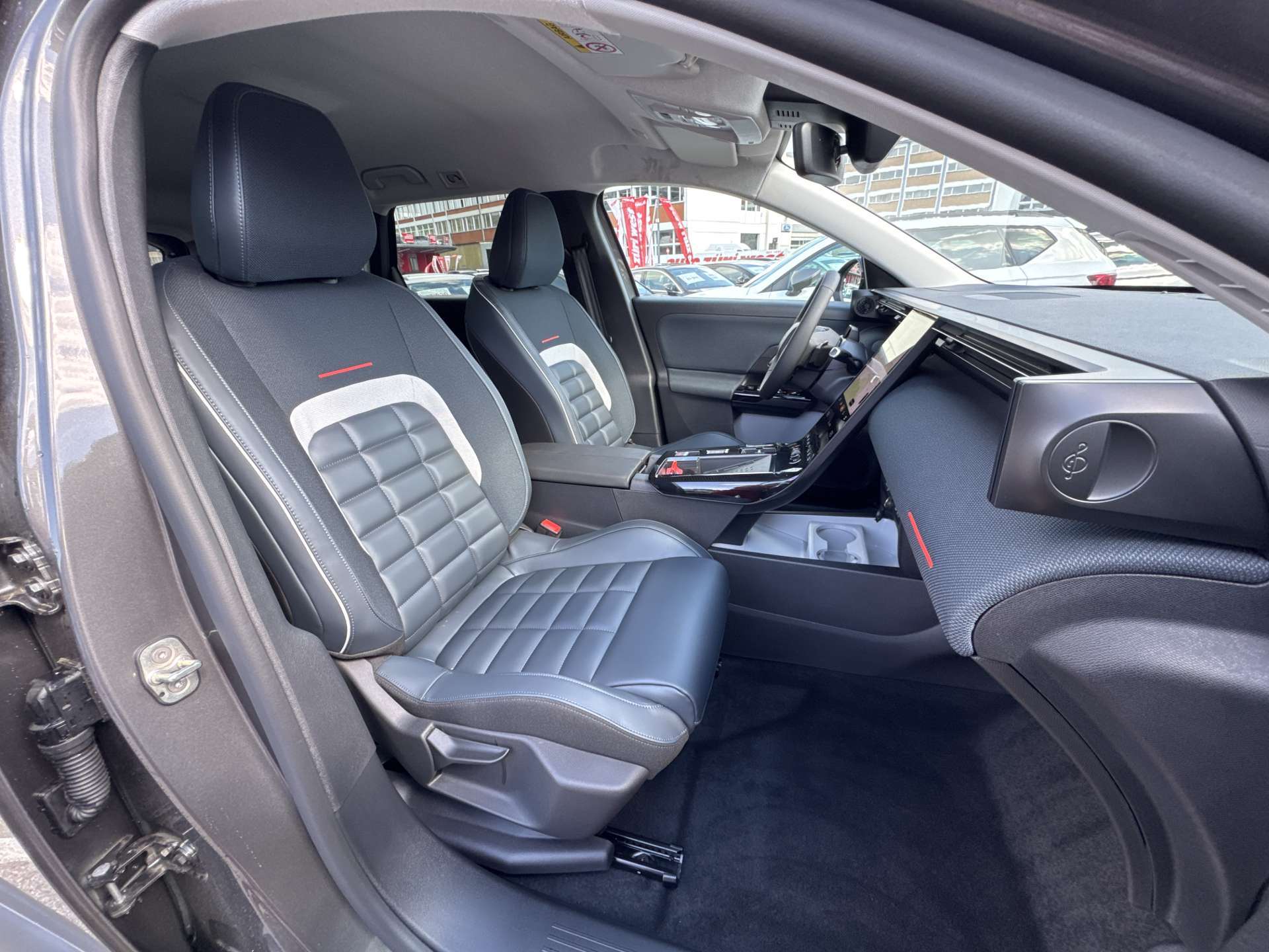 CITROEN C5 Aircross 1.2 HEV Max NEUES MODELL Automat-image-12