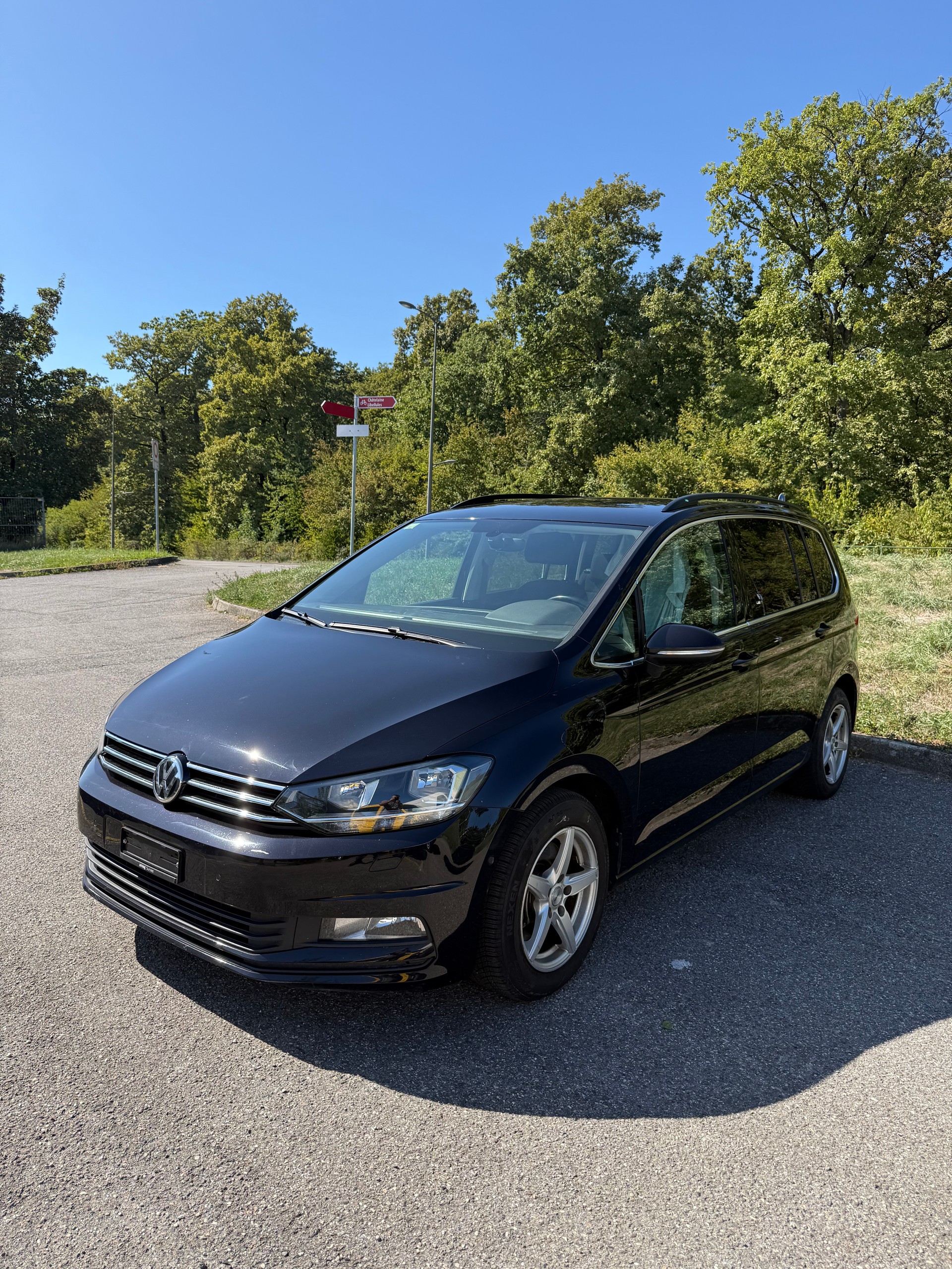 VW Touran 1.4 TSI BlueMotion Technology Trendline DSG-image-0