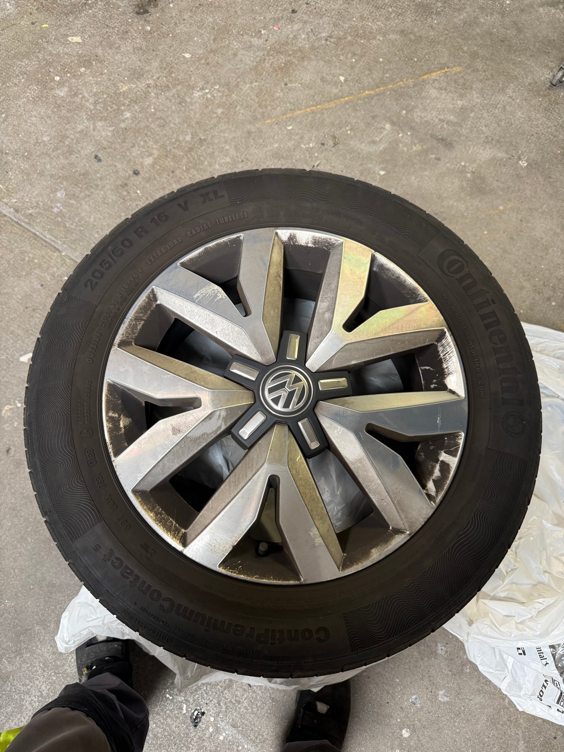 VW Touran 1.4 TSI BlueMotion Technology Trendline DSG-image-14