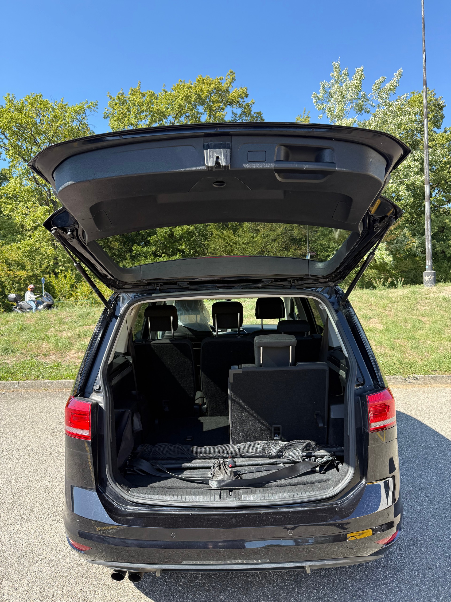 VW Touran 1.4 TSI BlueMotion Technology Trendline DSG-image-8