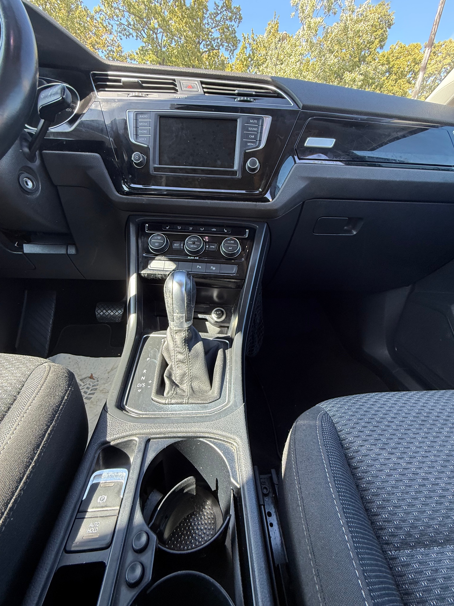 VW Touran 1.4 TSI BlueMotion Technology Trendline DSG-image-9