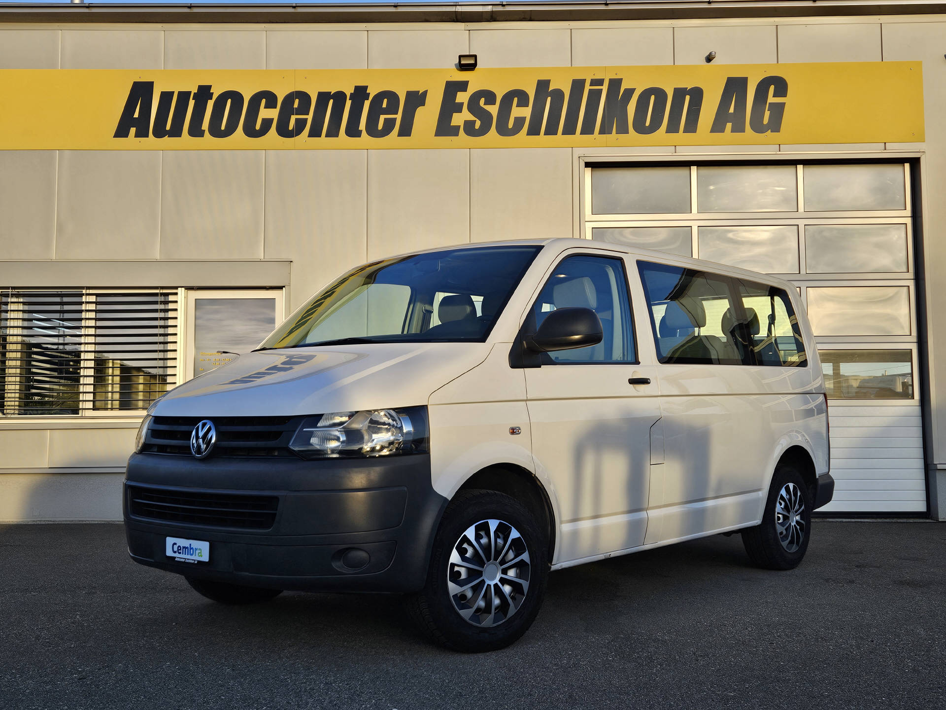 VW T5 Kombi 3000 2.0 TDI 140 DSG* Klima * 9-Pätzer * Frisch ab MFK *-image-0
