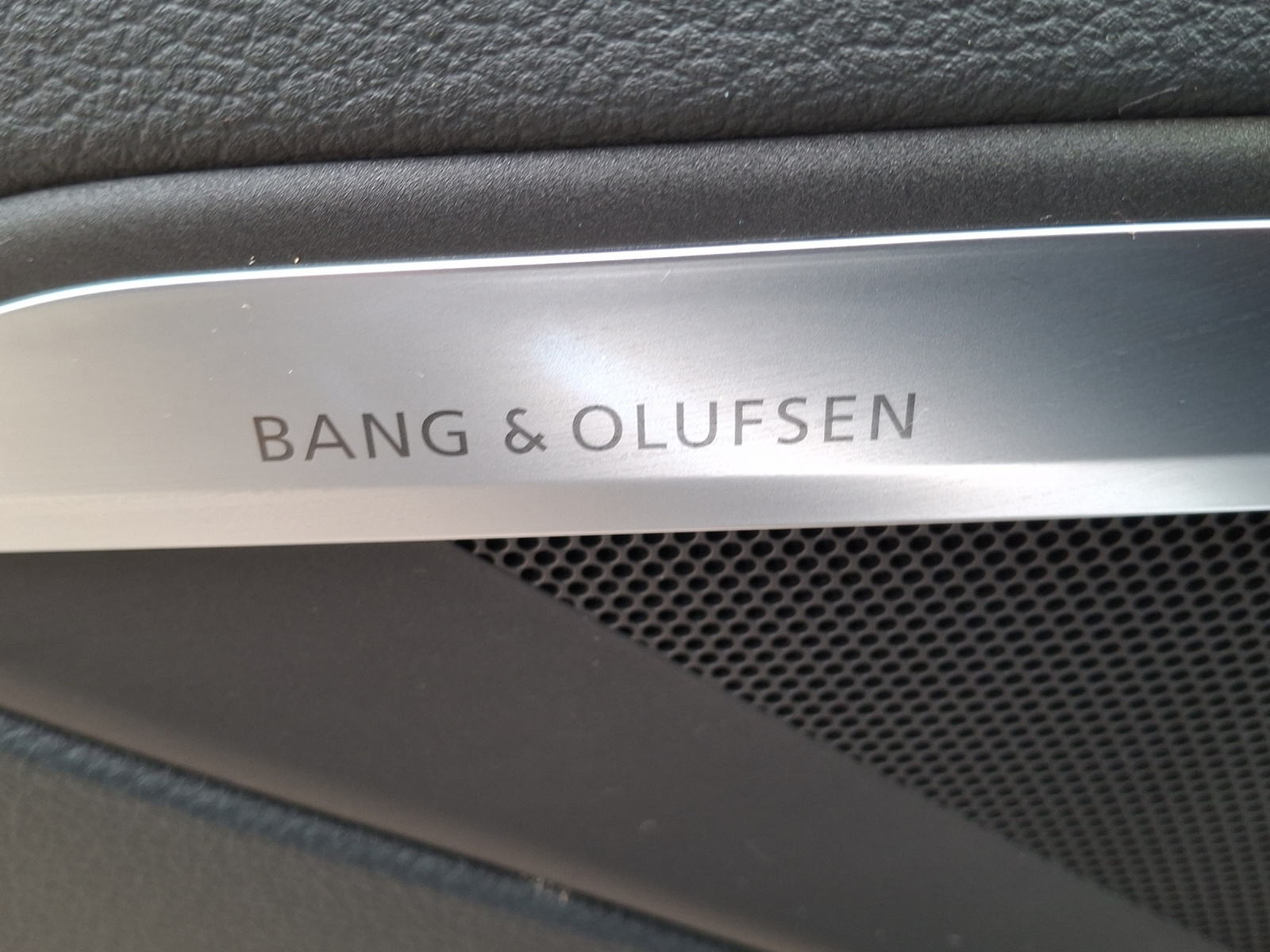 AUDI e-tron S quattro-image-15