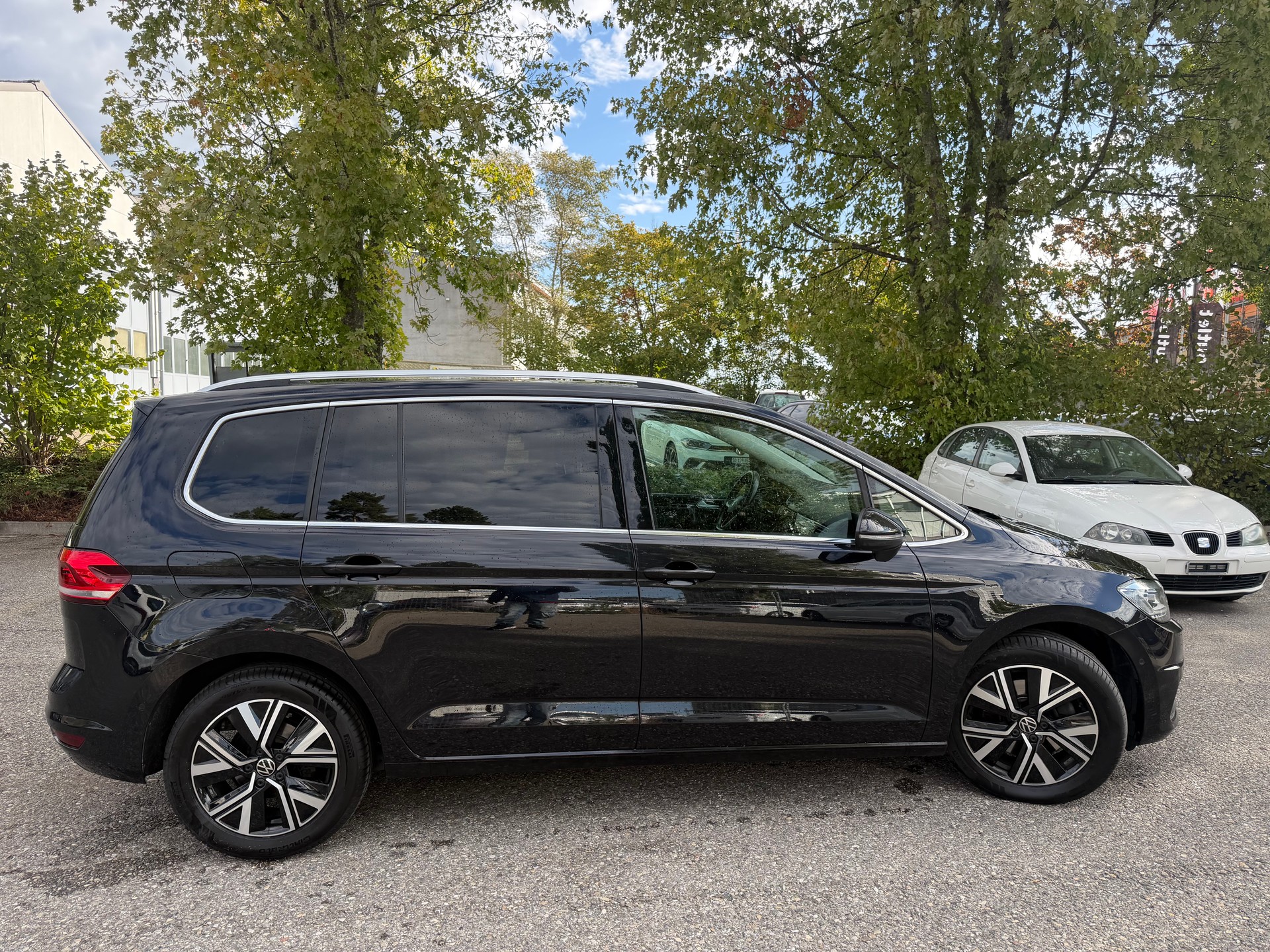 VW Touran 2.0 TDI BlueMotion Technology Highline DSG * 07x Plätze * Gr. Navi * LED * Klima-auto * PDC V&H- RF-Kamera * Ab MFK-image-12