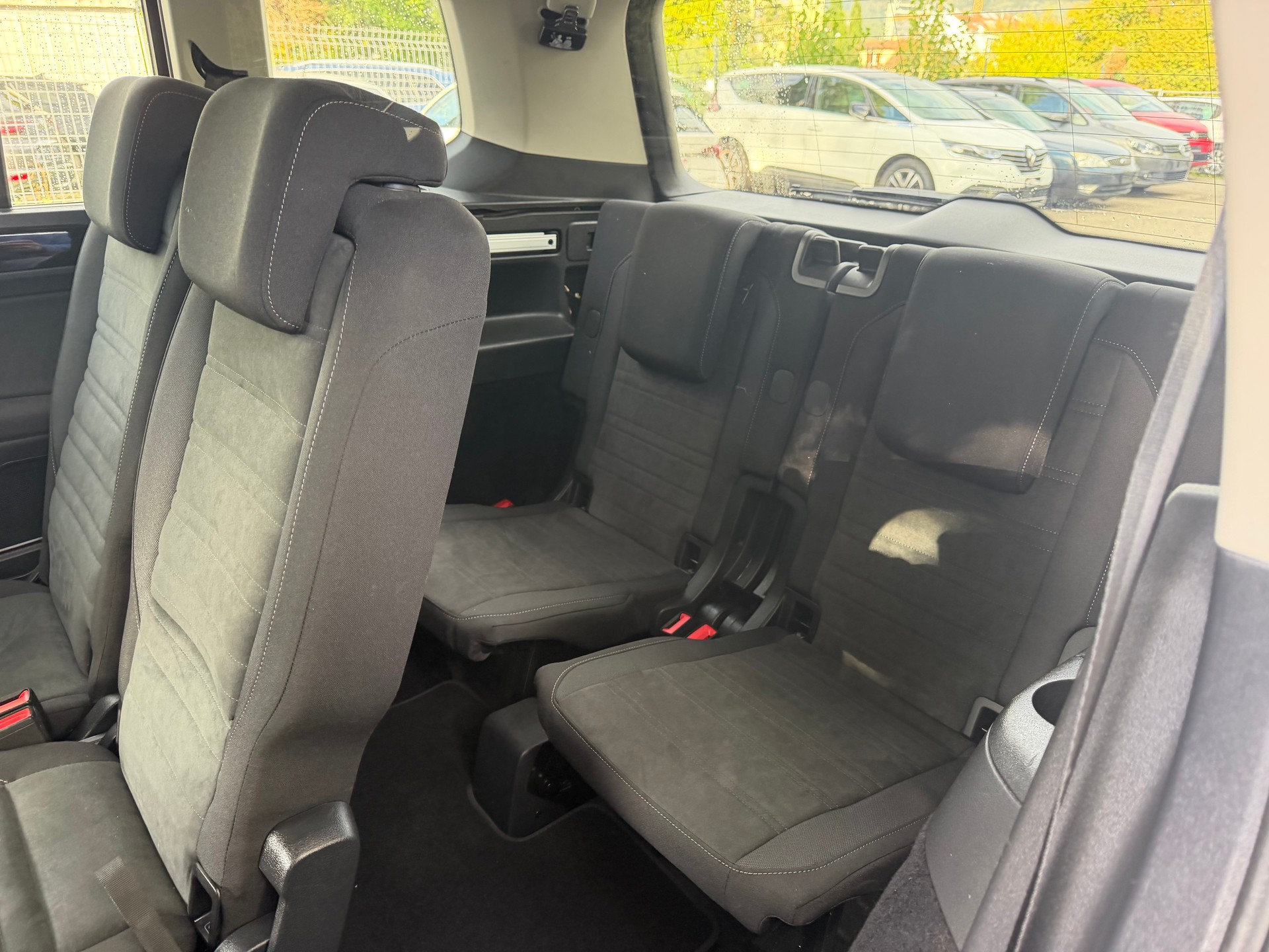 VW Touran 2.0 TDI BlueMotion Technology Highline DSG * 07x Plätze * Gr. Navi * LED * Klima-auto * PDC V&H- RF-Kamera * Ab MFK-image-9