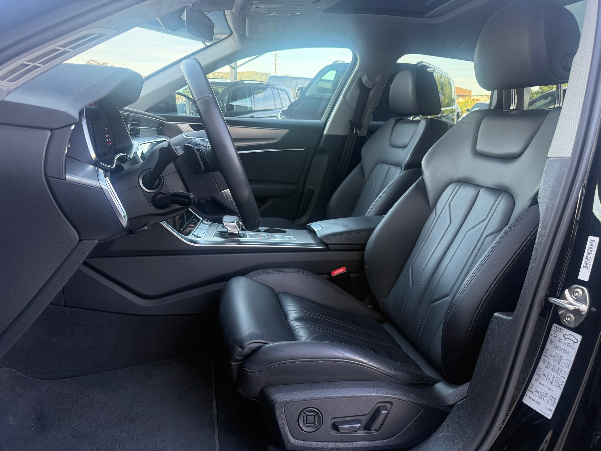 AUDI A6 Avant 3.0 55 TFSI Sport quattro S-Tronic-image-5