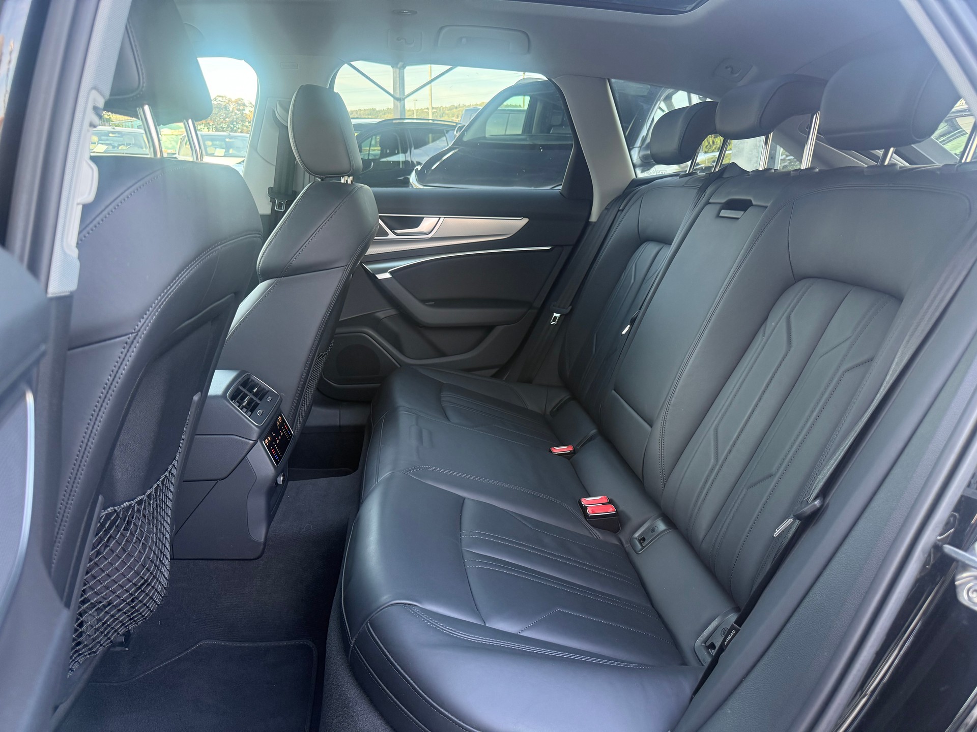 AUDI A6 Avant 3.0 55 TFSI Sport quattro S-Tronic-image-7
