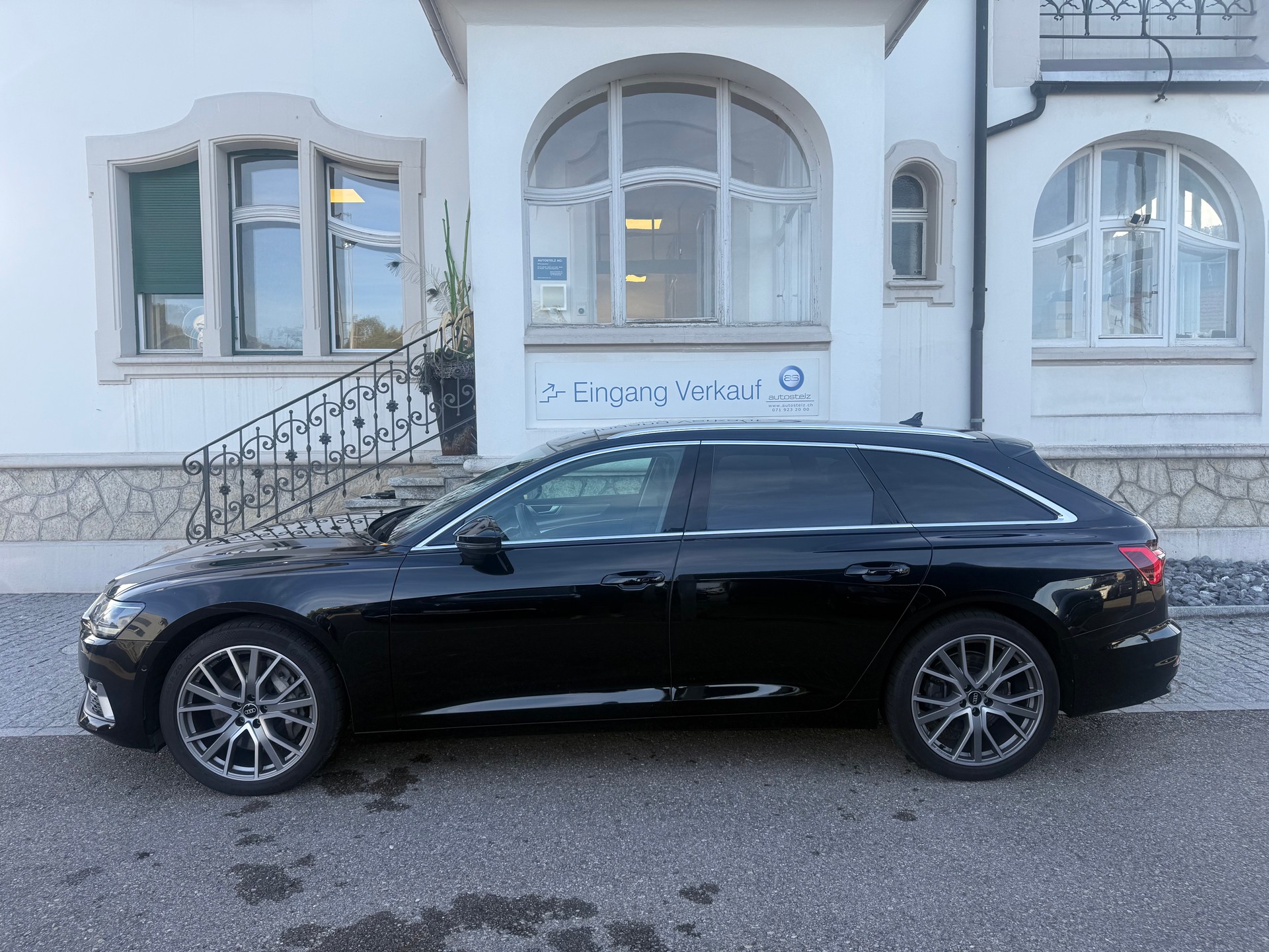 AUDI A6 Avant 3.0 55 TFSI Sport quattro S-Tronic-image-2