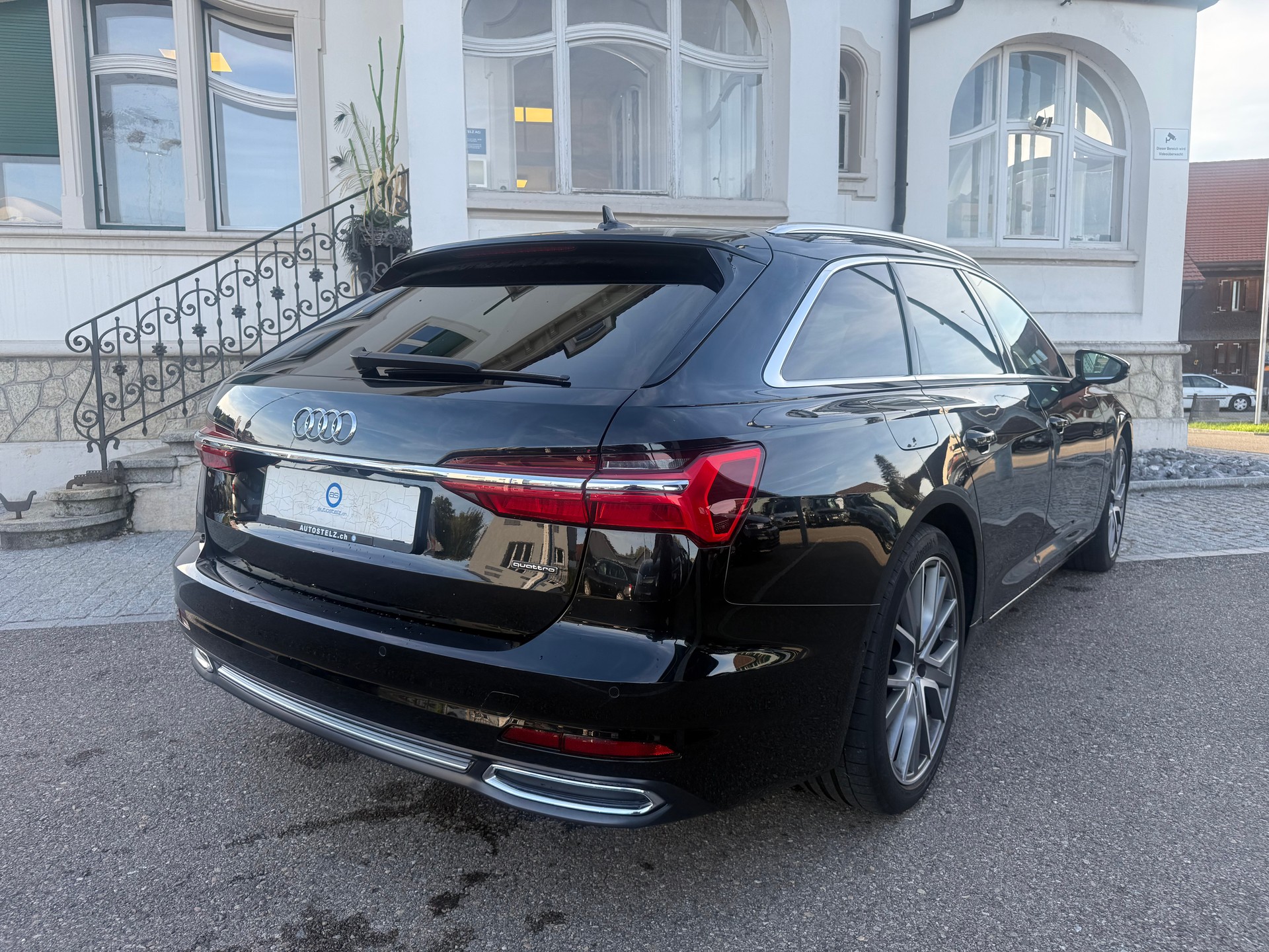 AUDI A6 Avant 3.0 55 TFSI Sport quattro S-Tronic-image-4