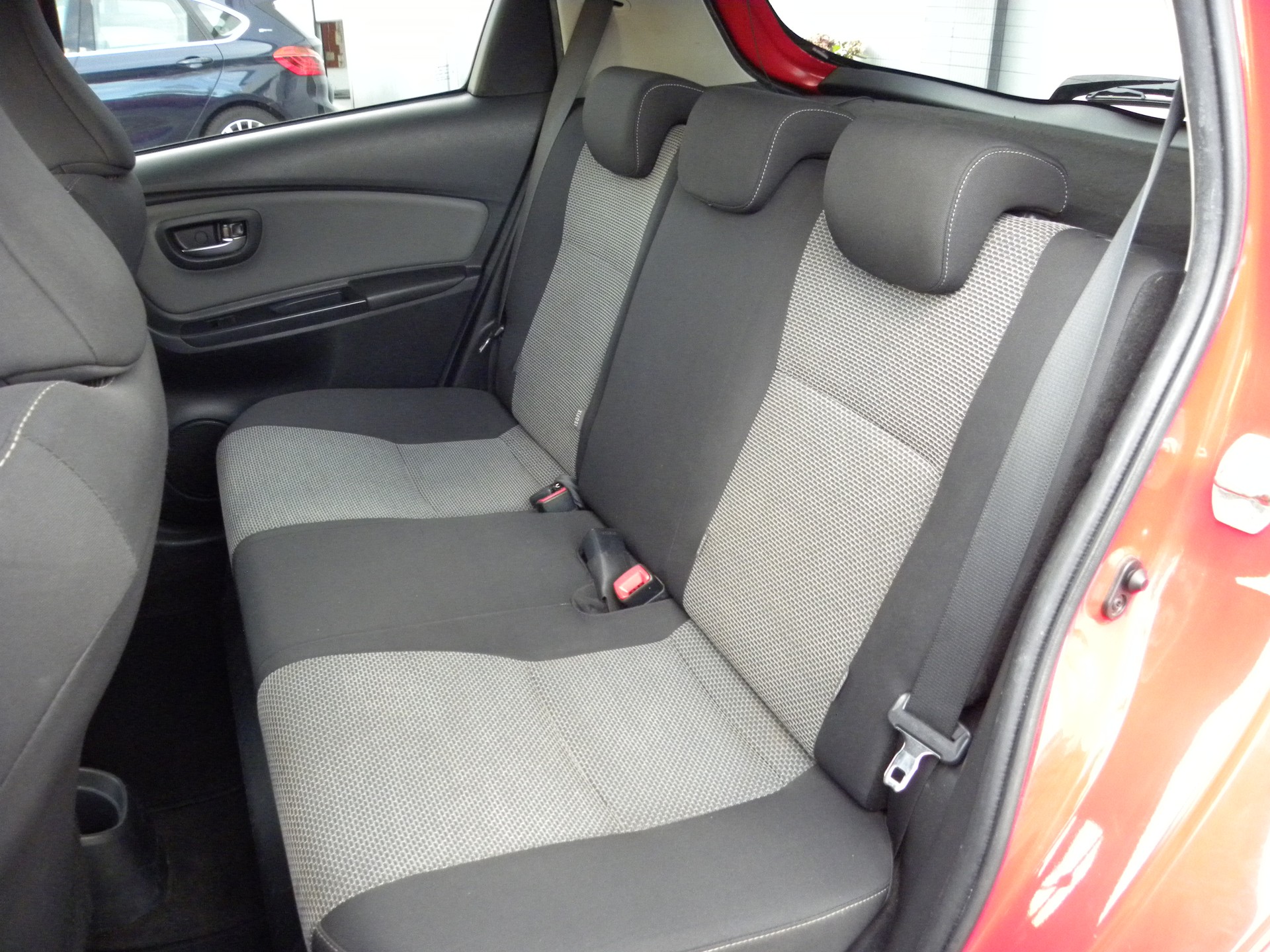 TOYOTA Yaris 1.5 VVT-i Hybrid Swiss Trend e-CVT-image-7