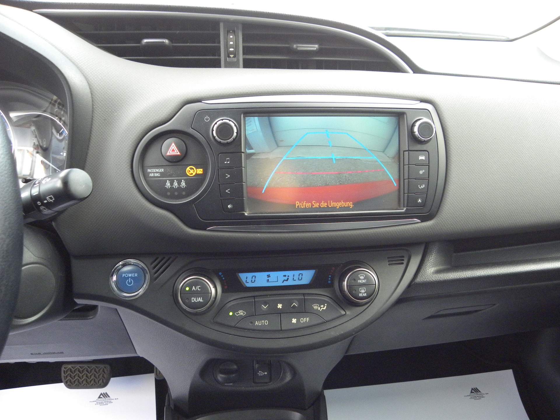 TOYOTA Yaris 1.5 VVT-i Hybrid Swiss Trend e-CVT-image-9
